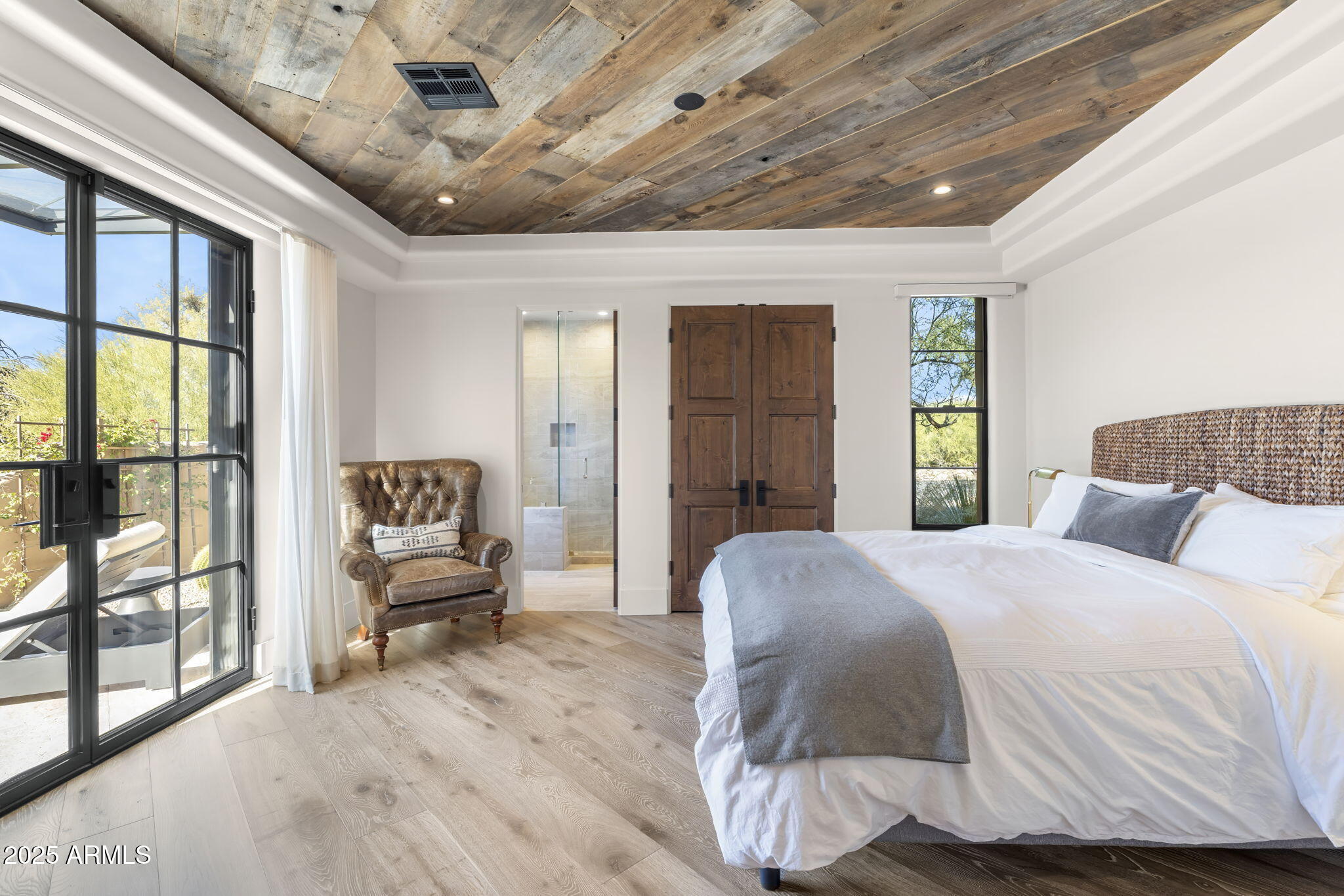 BOULDERS - Residential