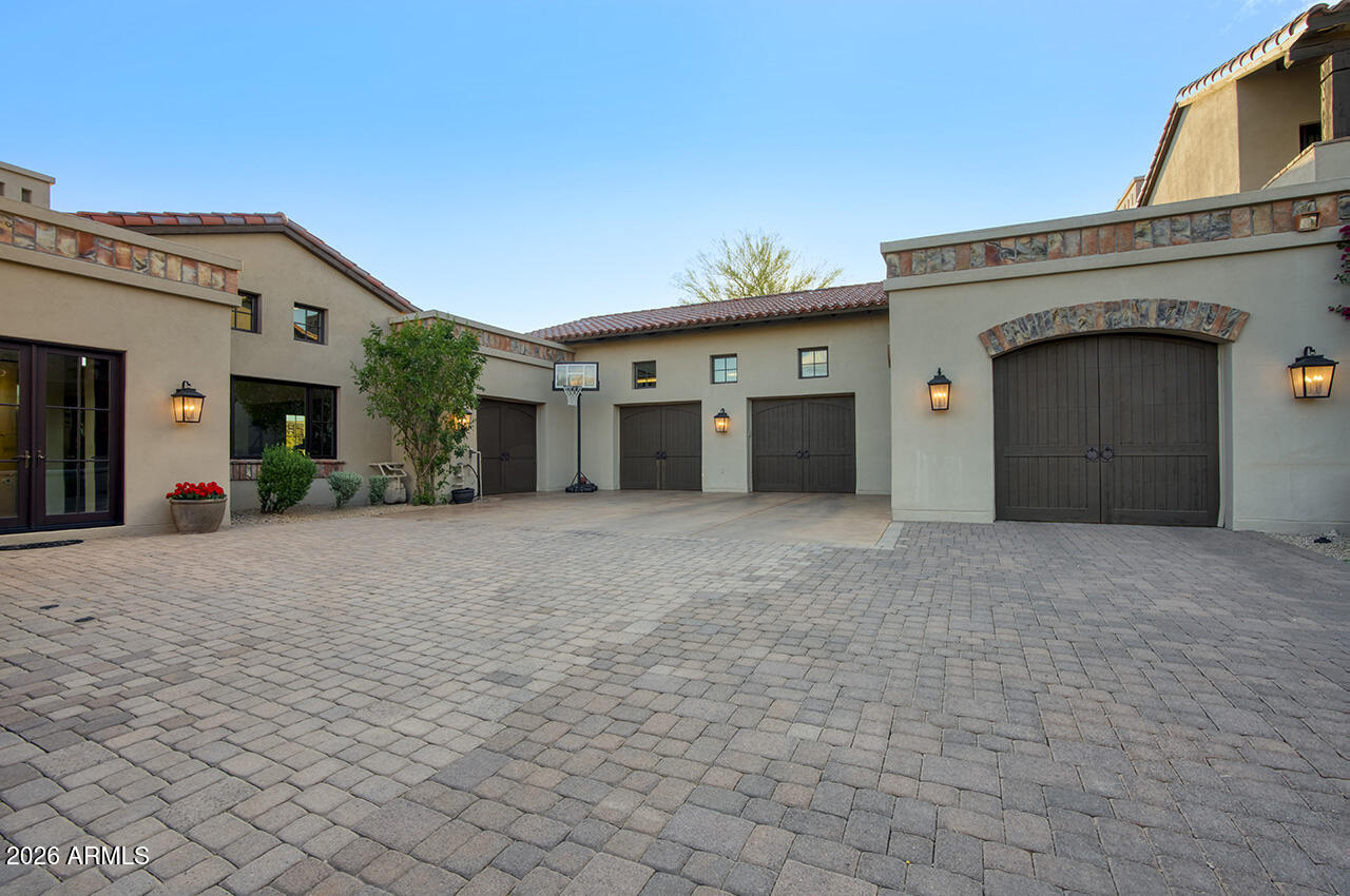 DC RANCH - Residential