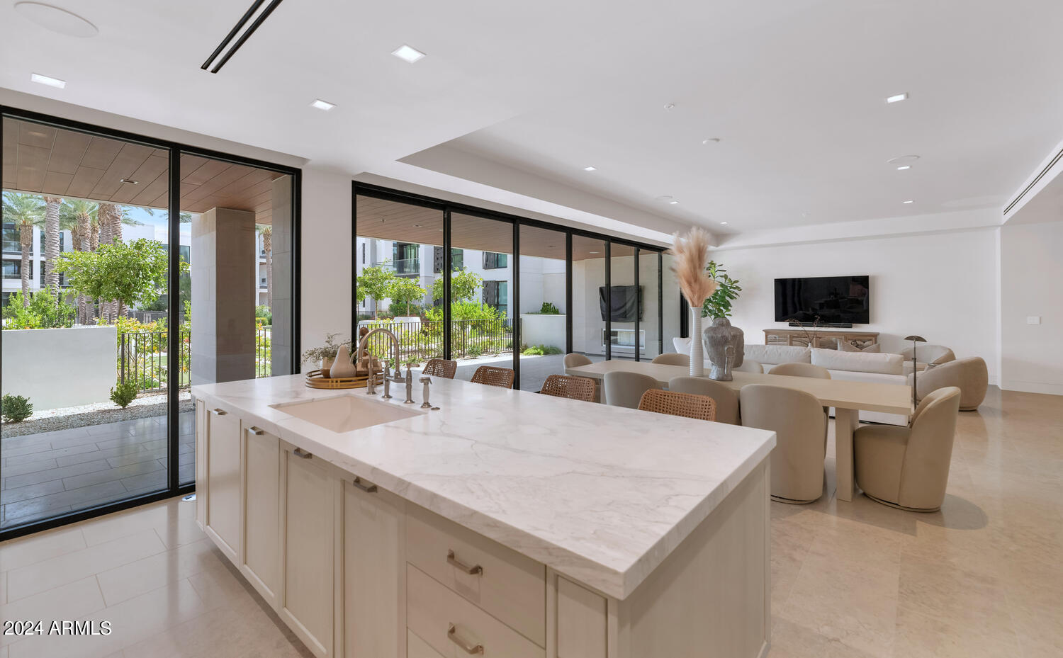 7000 EAST LINCOLN VILLAS CONDOMINIUM - Residential