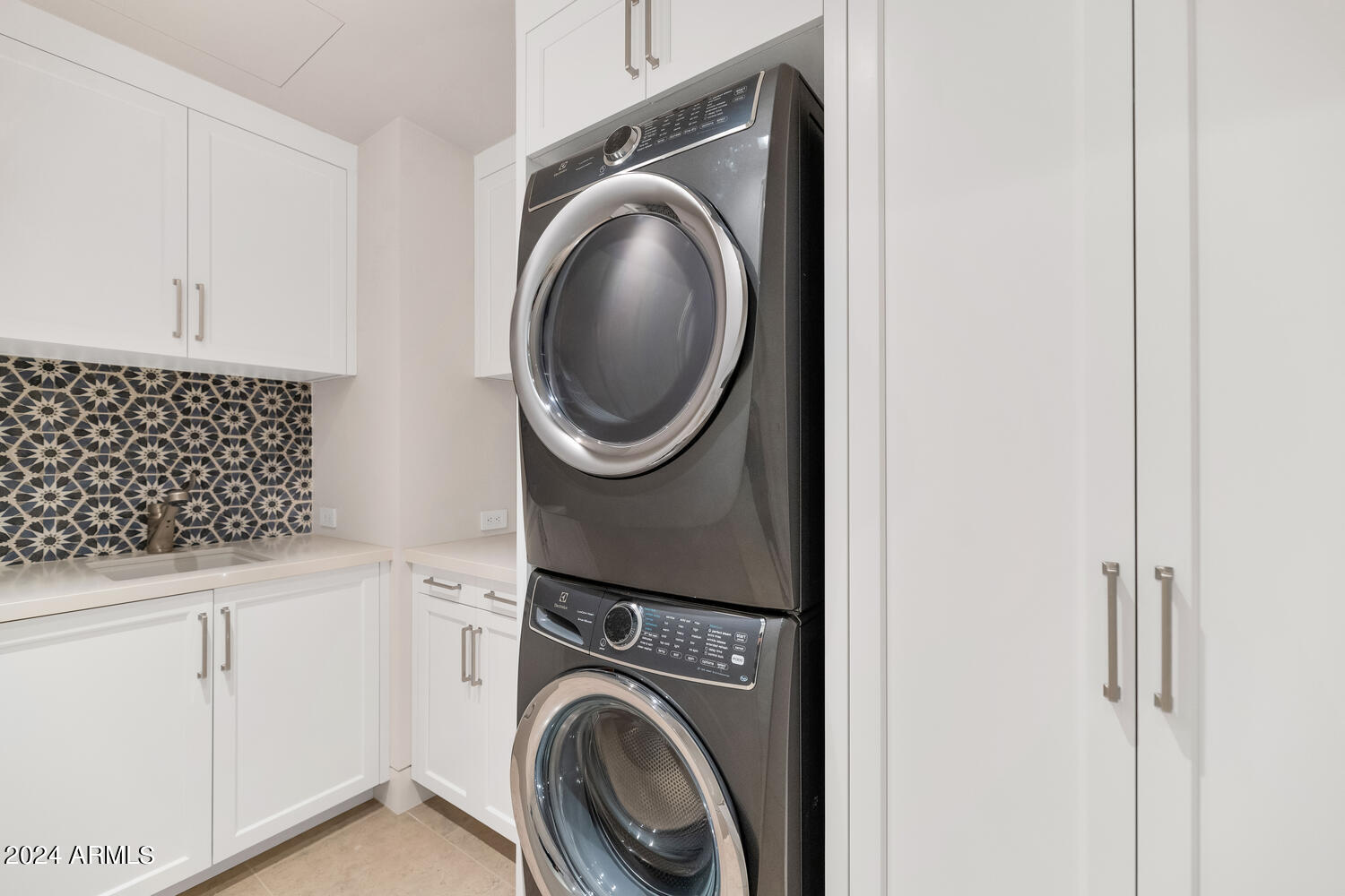 7000 EAST LINCOLN VILLAS CONDOMINIUM - Residential