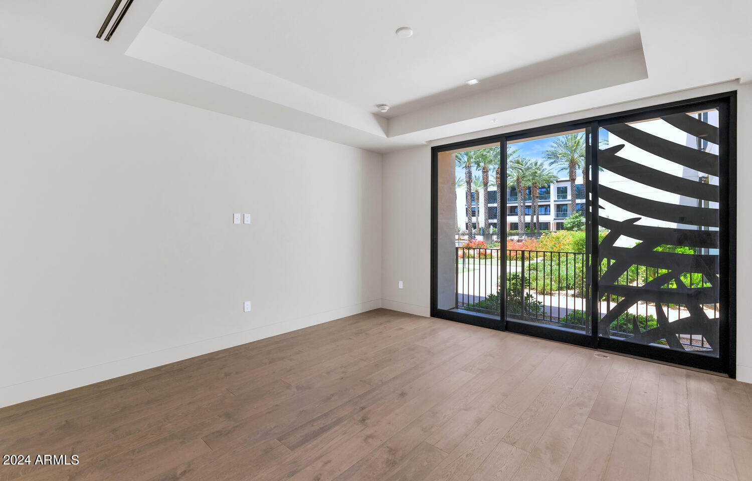 7000 EAST LINCOLN VILLAS CONDOMINIUM - Residential