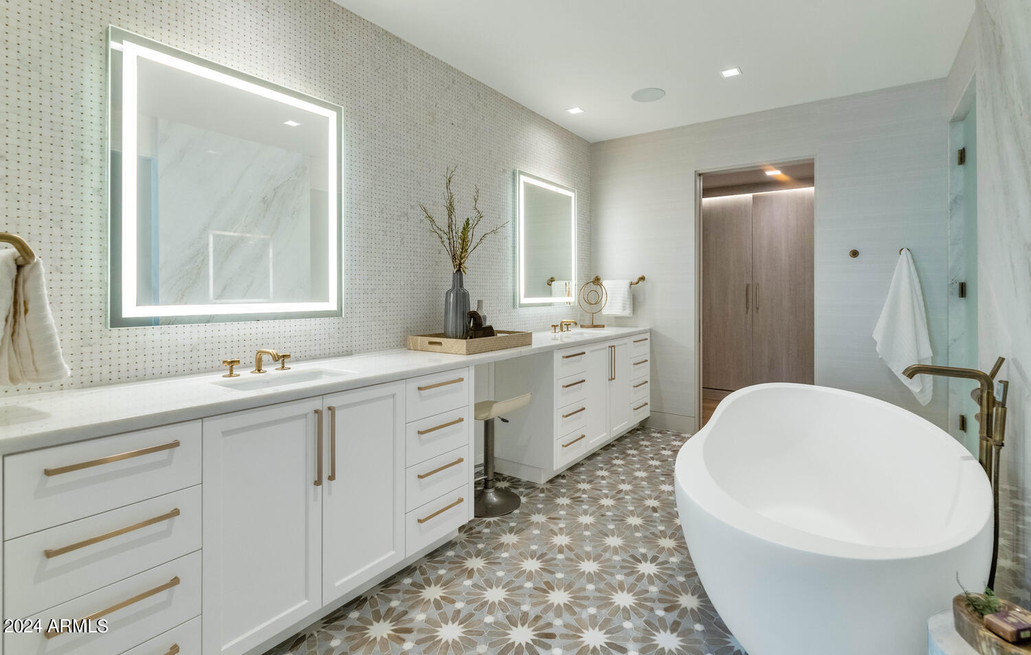 7000 EAST LINCOLN VILLAS CONDOMINIUM - Residential