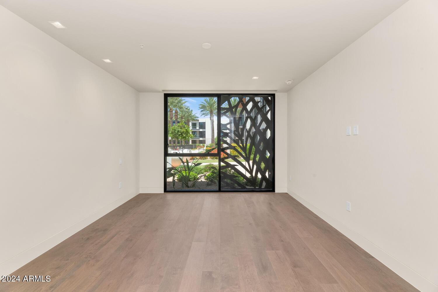 7000 EAST LINCOLN VILLAS CONDOMINIUM - Residential