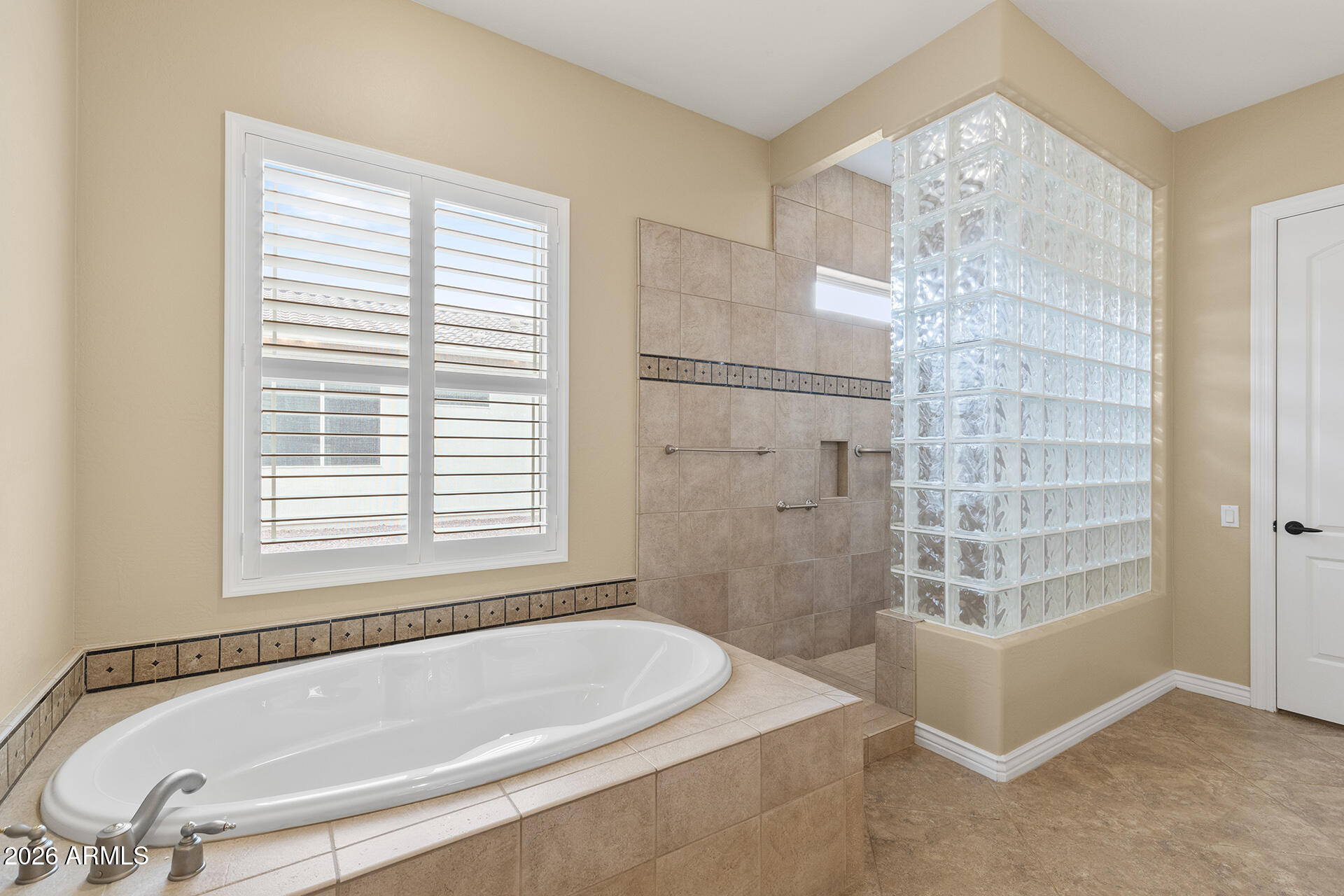 CORTE BELLA COUNTRY CLUB - Residential