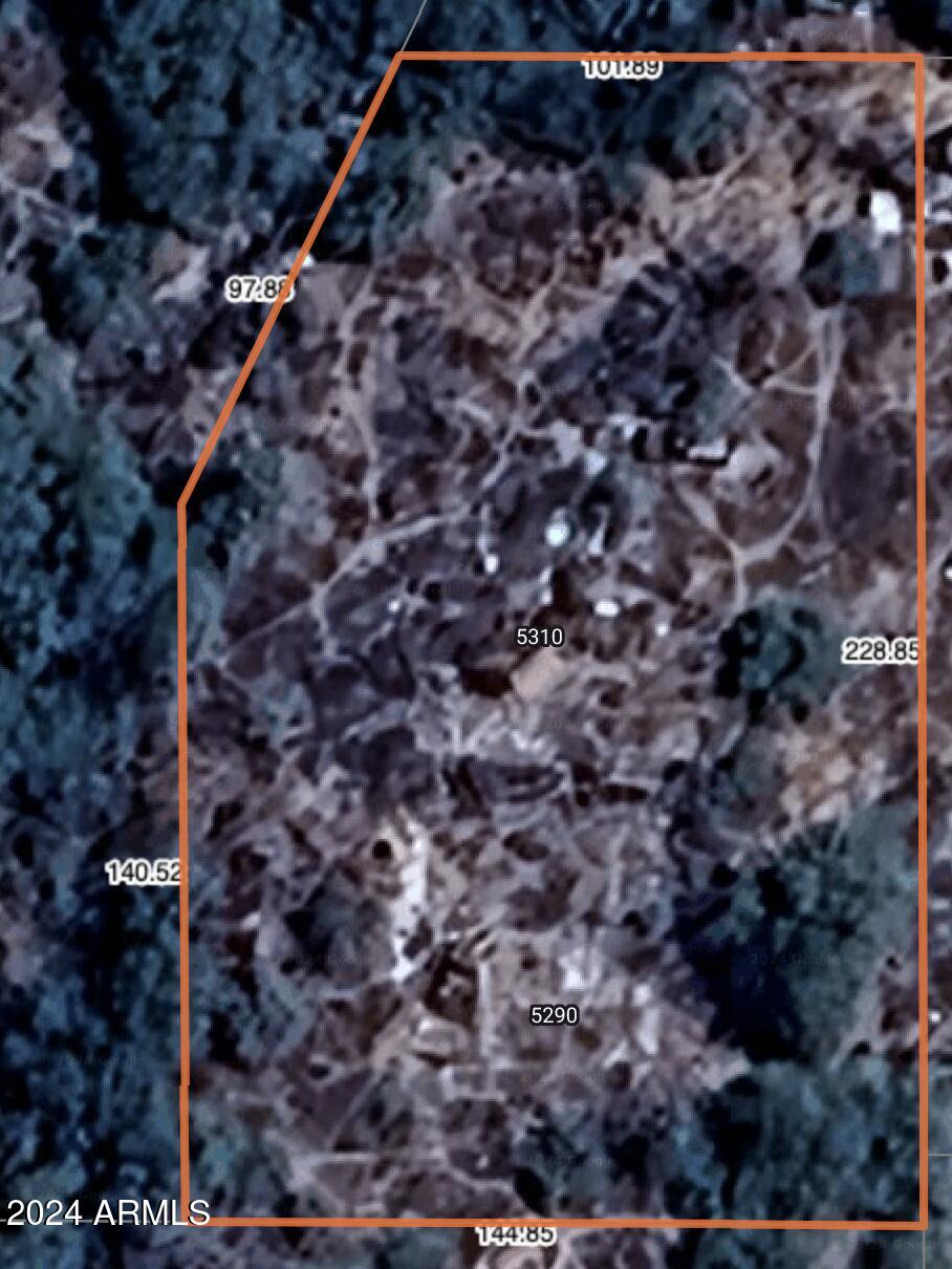 Located off Highway 77 in the town of Winkelman. Great fishing and hunting with great wildlife in this lush desert landscape. Bring your RV and toys. Plenty of room to enjoy the peace and serenity. Local services available in Winkelman and Hayden. Super Walmart and other services located just 36 miles away in Globe, AZ.