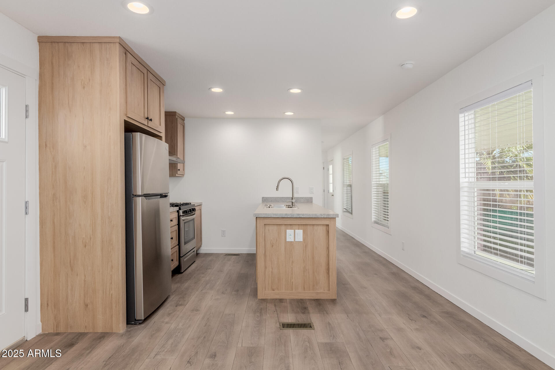 MCP LONGHAVEN ESTATES LLC - Residential