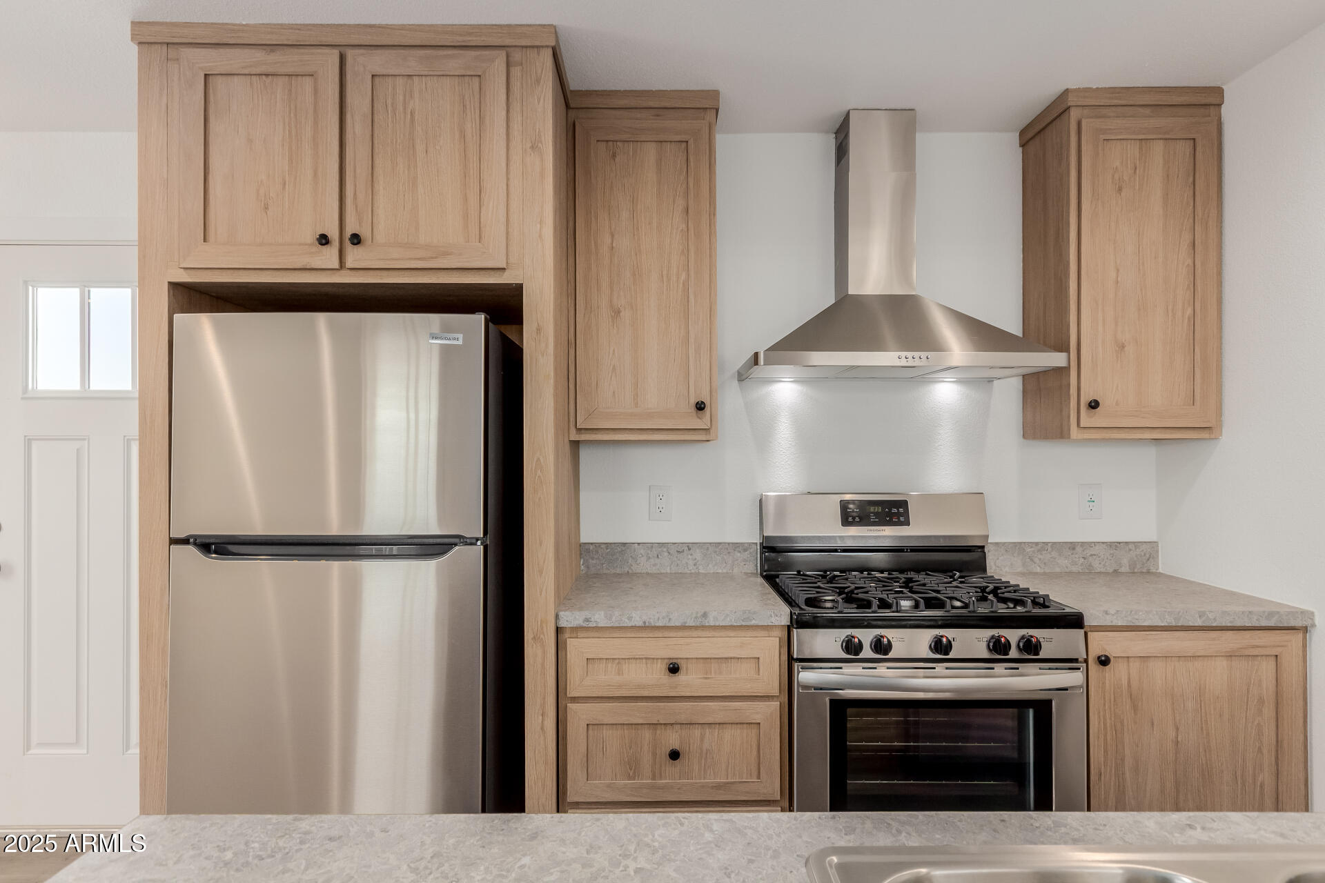 MCP LONGHAVEN ESTATES LLC - Residential