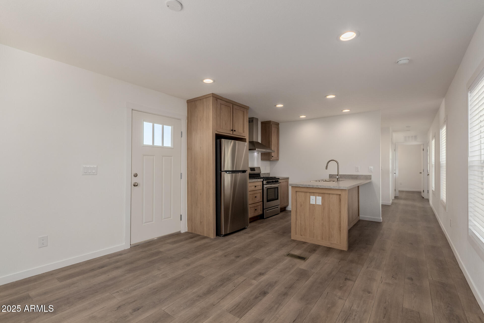 MCP LONGHAVEN ESTATES LLC - Residential