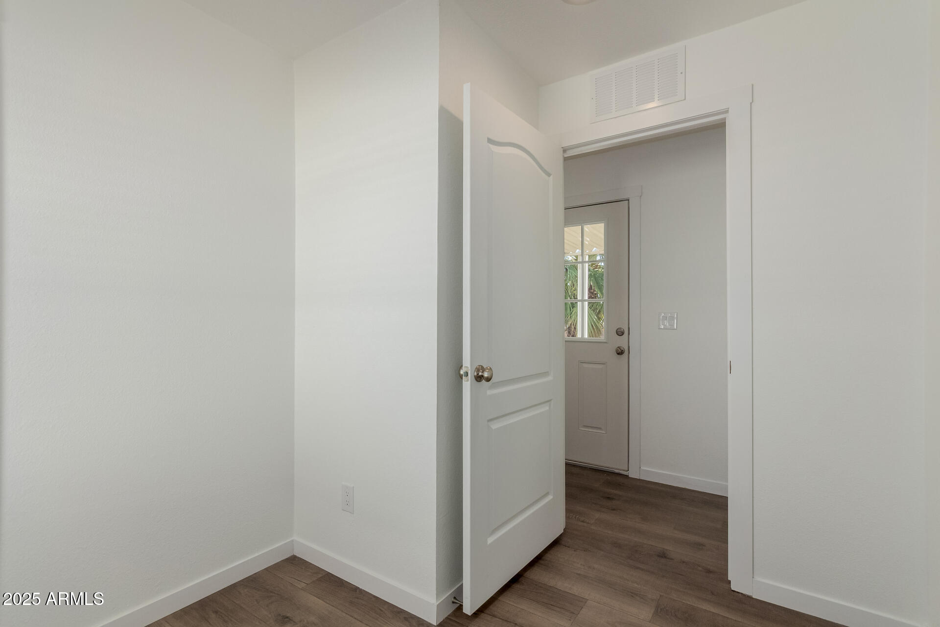 MCP LONGHAVEN ESTATES LLC - Residential