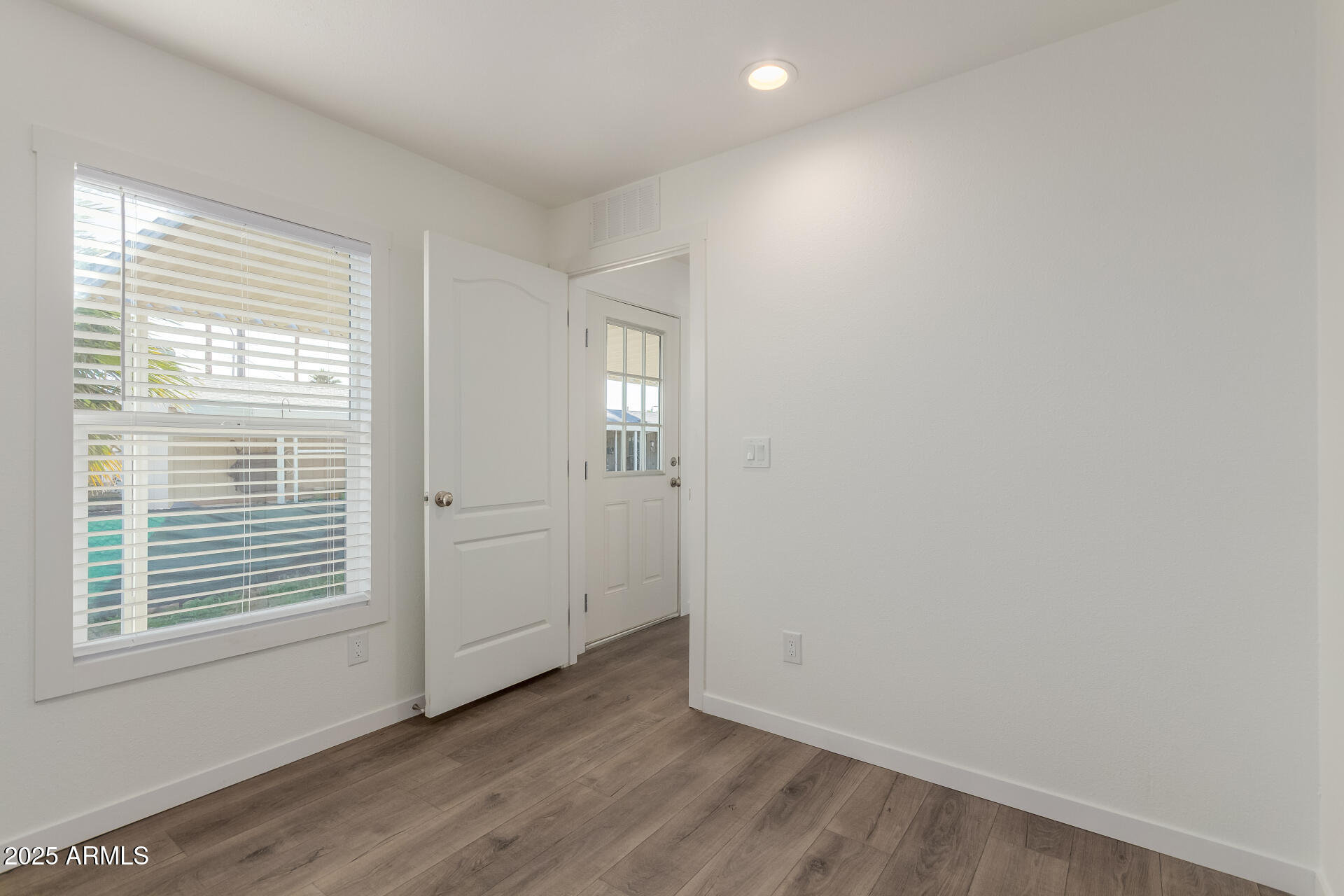 MCP LONGHAVEN ESTATES LLC - Residential