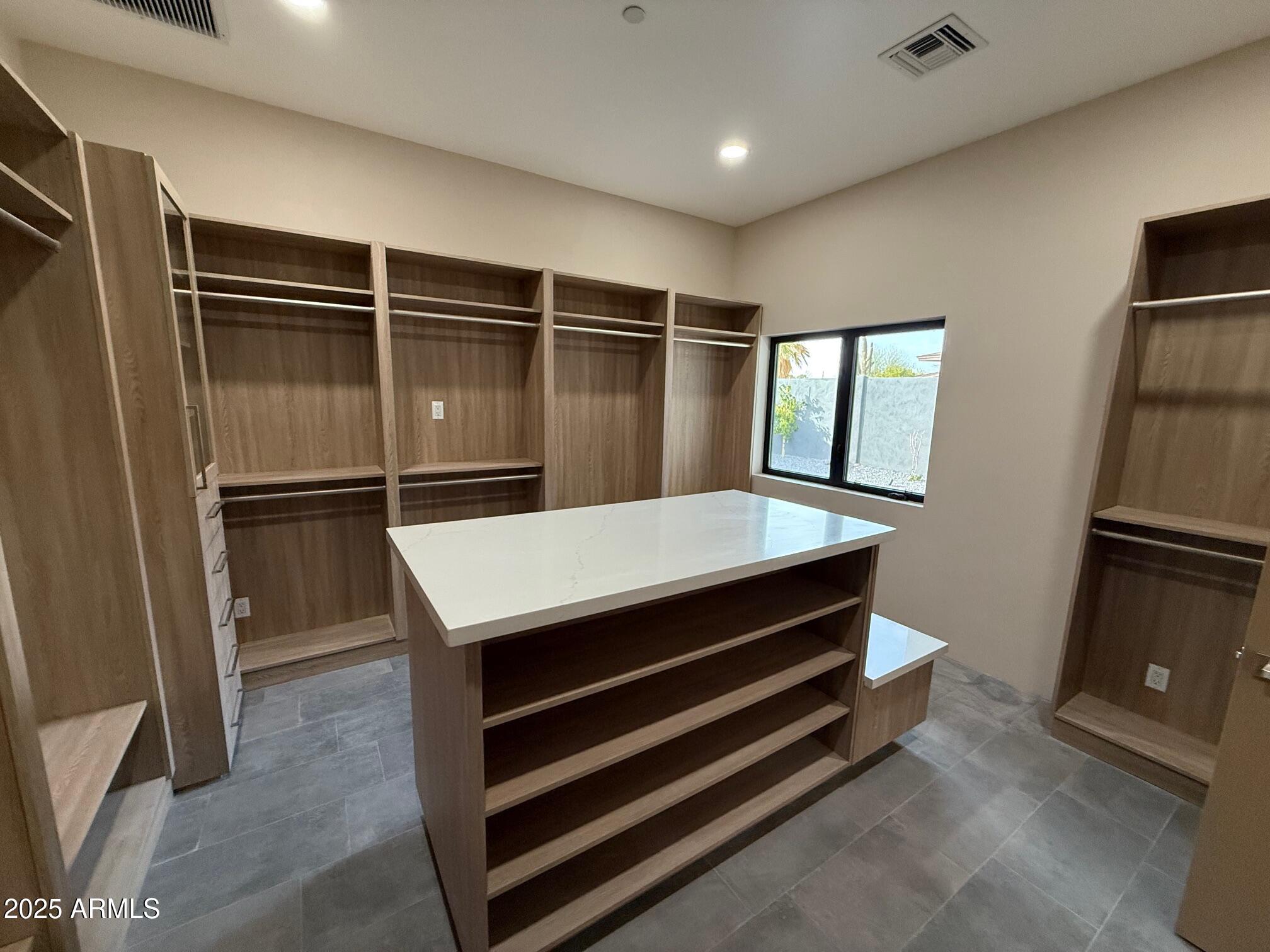 DESERT ESTATES 4 - Residential
