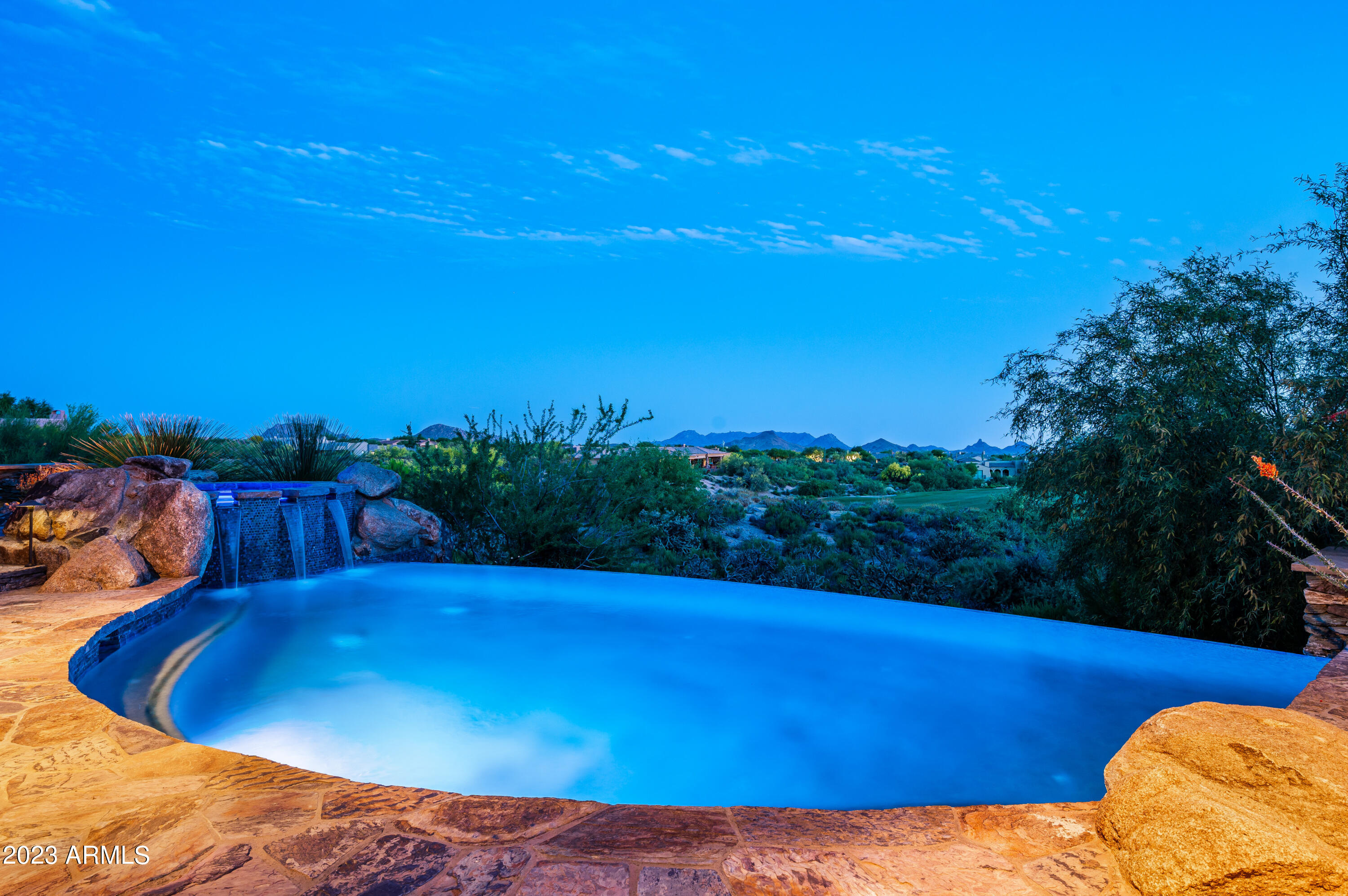 DESERT MOUNTAIN PHASE 1 UNIT 2 LOT 206-335 TR A - Residential