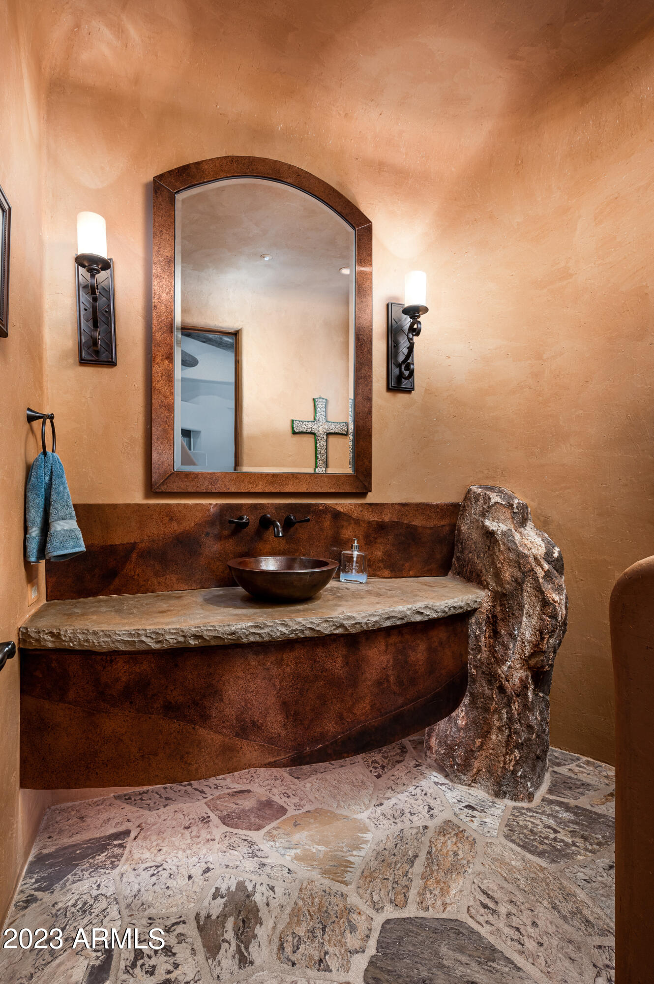 DESERT MOUNTAIN PHASE 1 UNIT 2 LOT 206-335 TR A - Residential