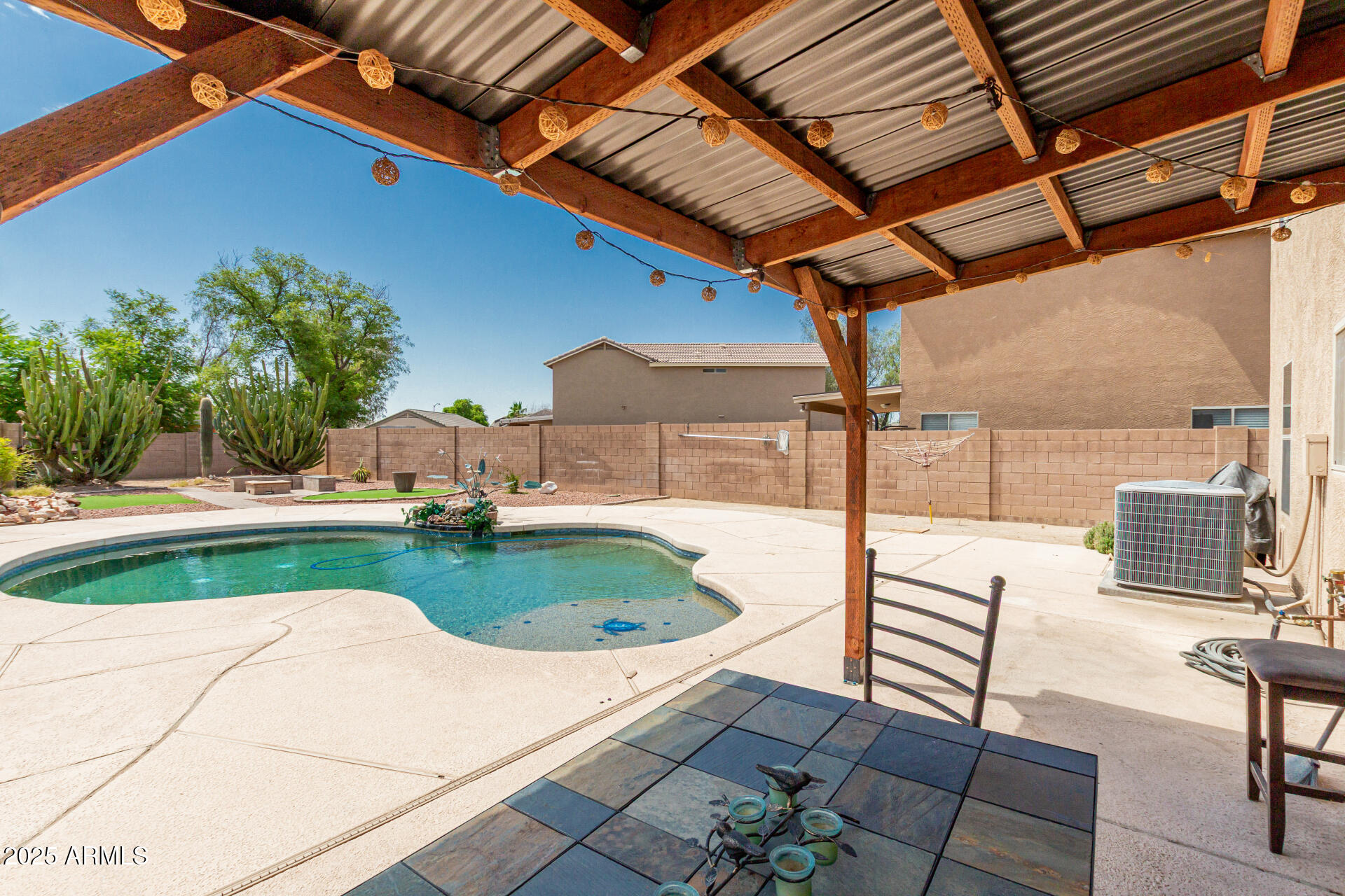 DAVE BROWN AT DYSART AND THUNDERBIRD - Residential