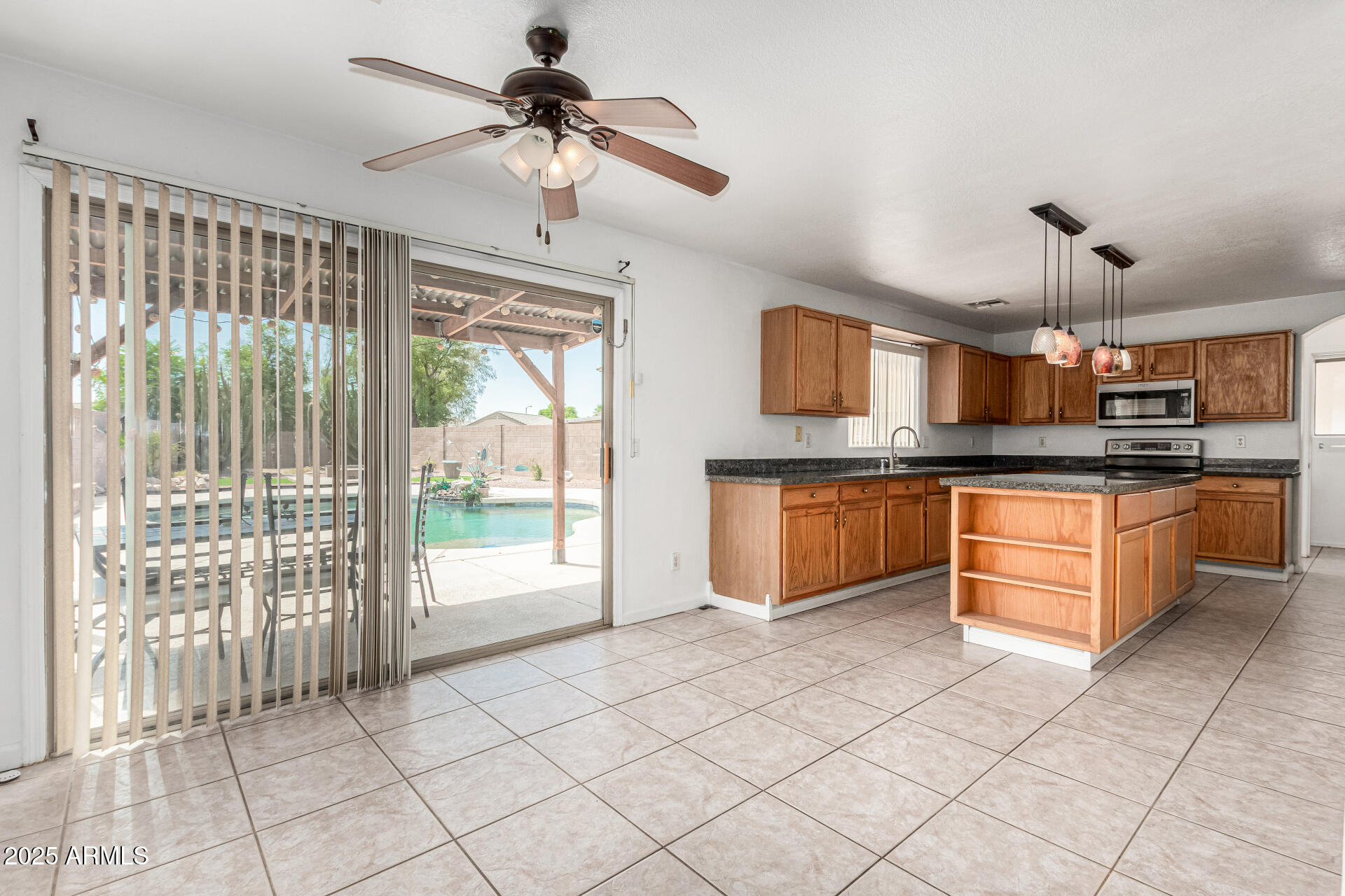 DAVE BROWN AT DYSART AND THUNDERBIRD - Residential