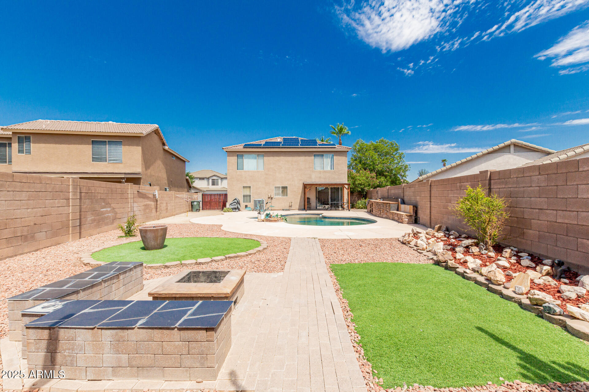 DAVE BROWN AT DYSART AND THUNDERBIRD - Residential