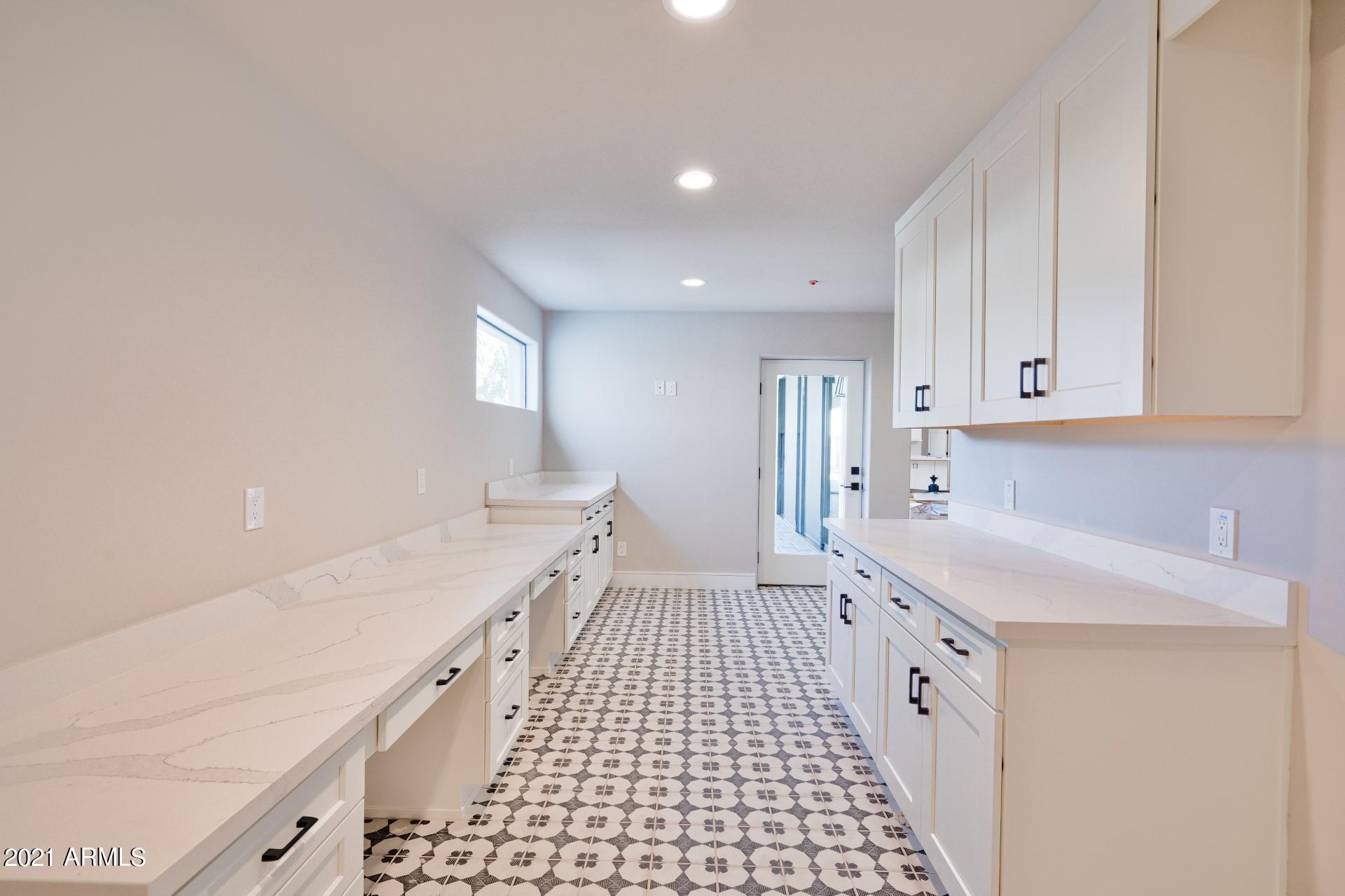 E2 E2 W2 N2 S2 SW4 NW4 SEC 20 - Residential