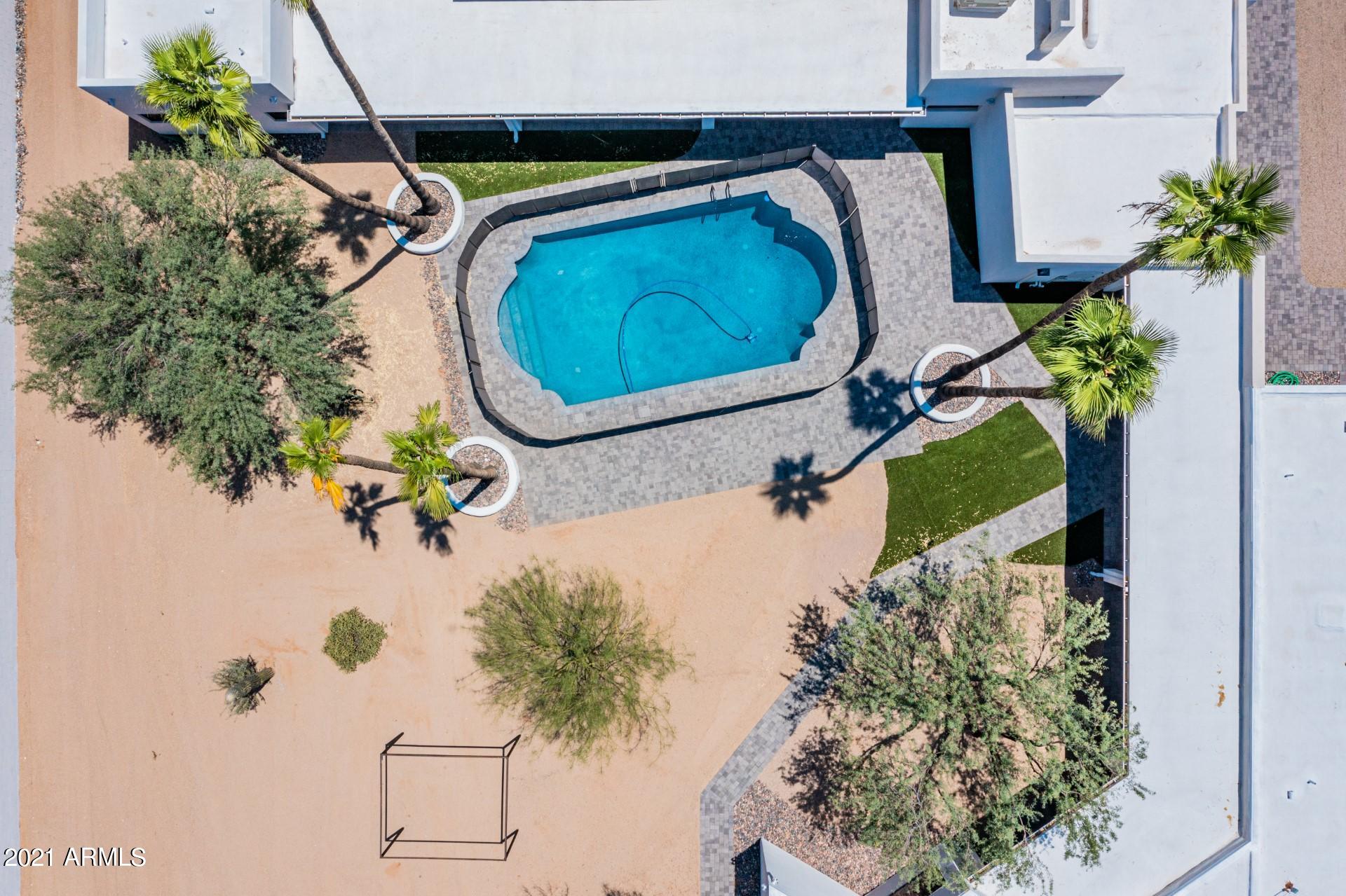 E2 E2 W2 N2 S2 SW4 NW4 SEC 20 - Residential