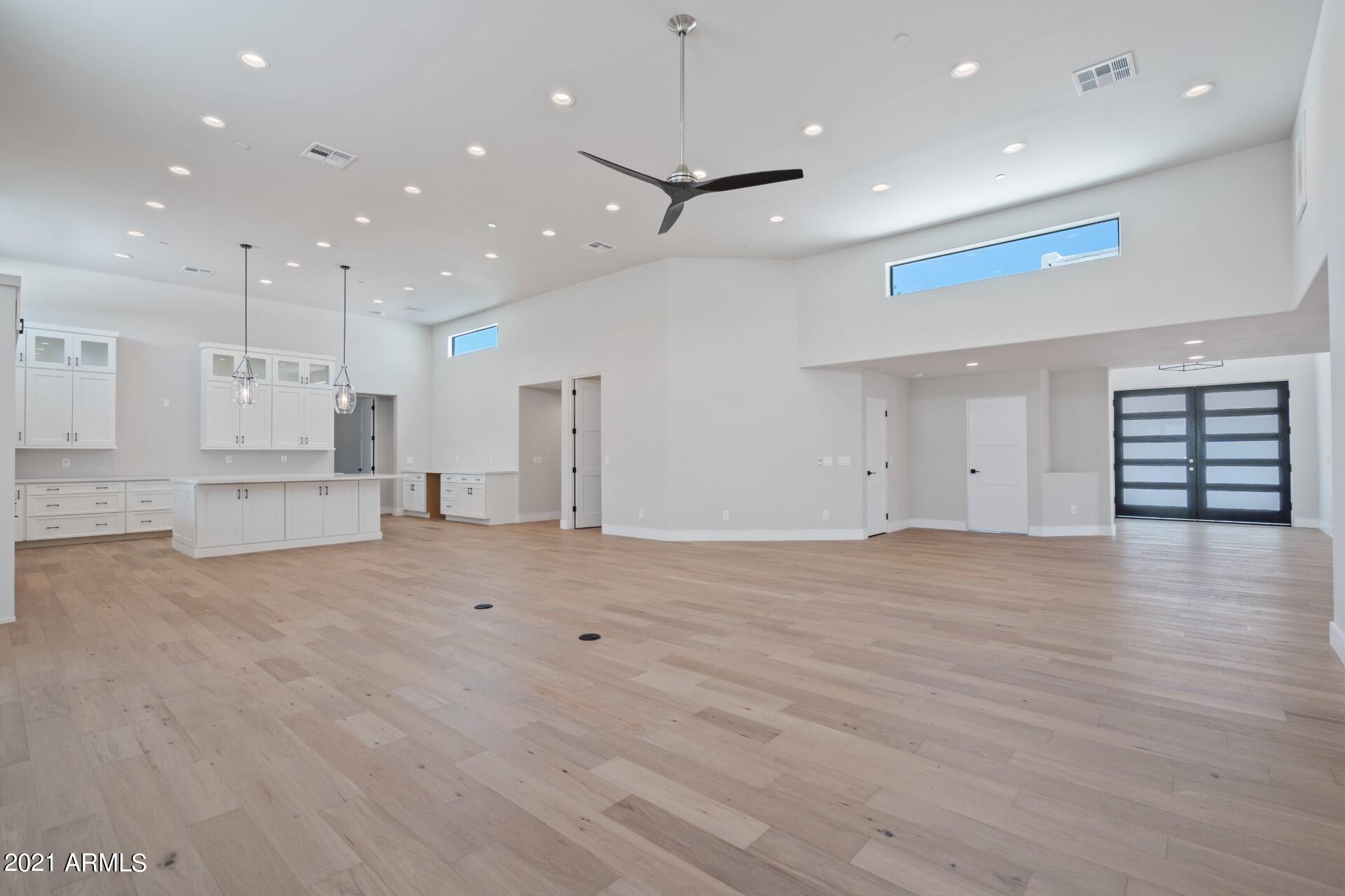 E2 E2 W2 N2 S2 SW4 NW4 SEC 20 - Residential