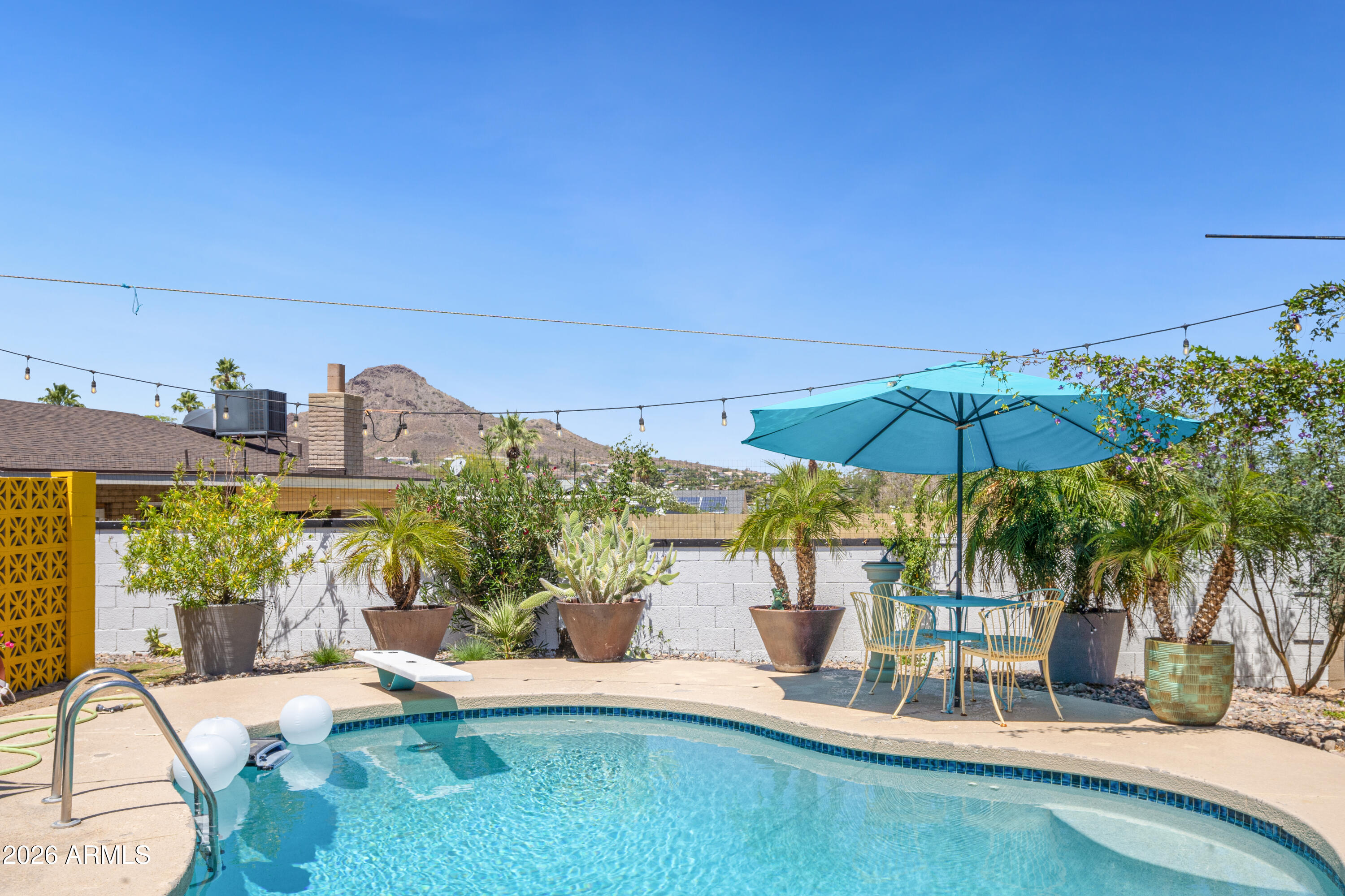 PARADISE VISTA - Residential
