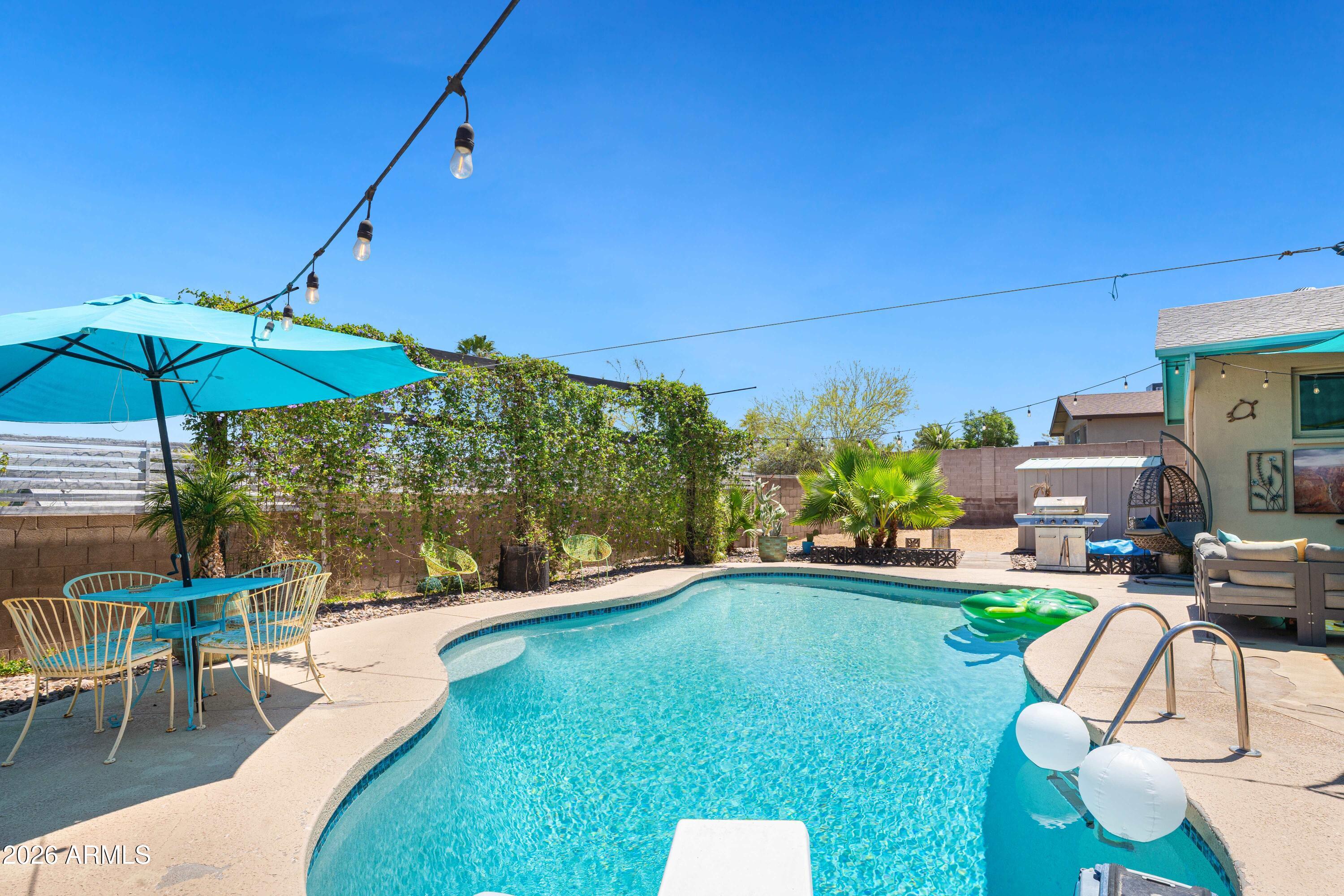PARADISE VISTA - Residential