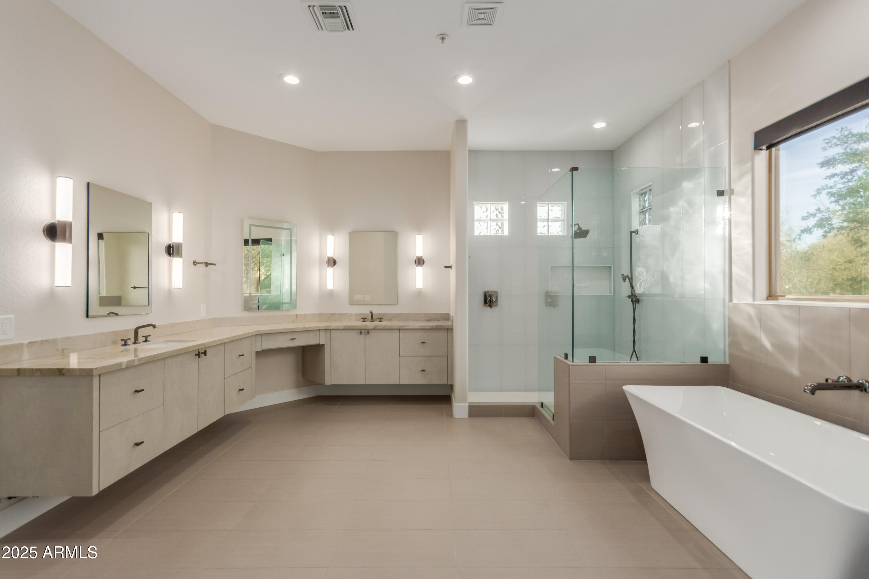 PINNACLE PEAK VISTAS 3 LOT 1-210 TR A-B - Residential