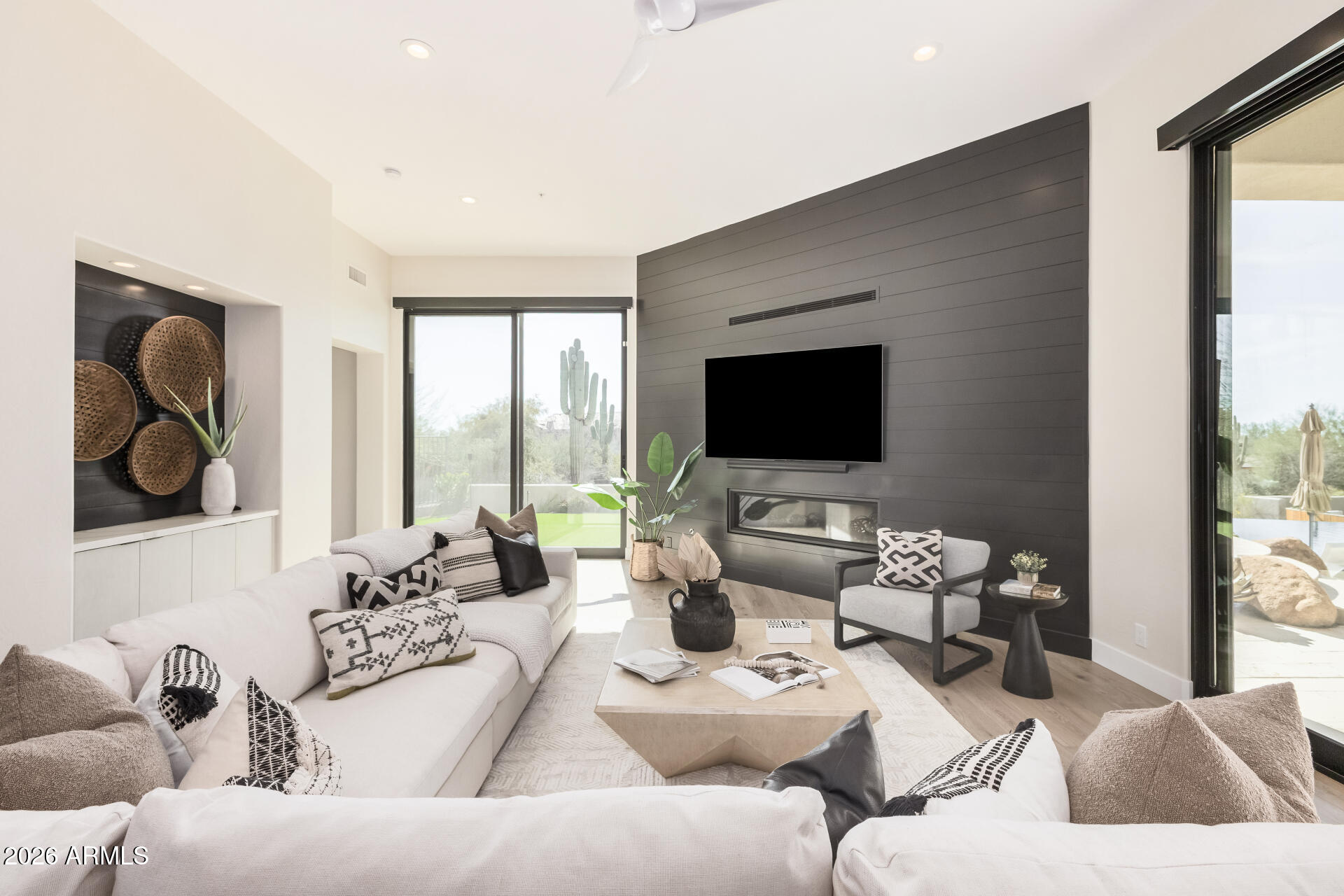 PINNACLE PEAK VISTAS 3 LOT 1-210 TR A-B - Residential