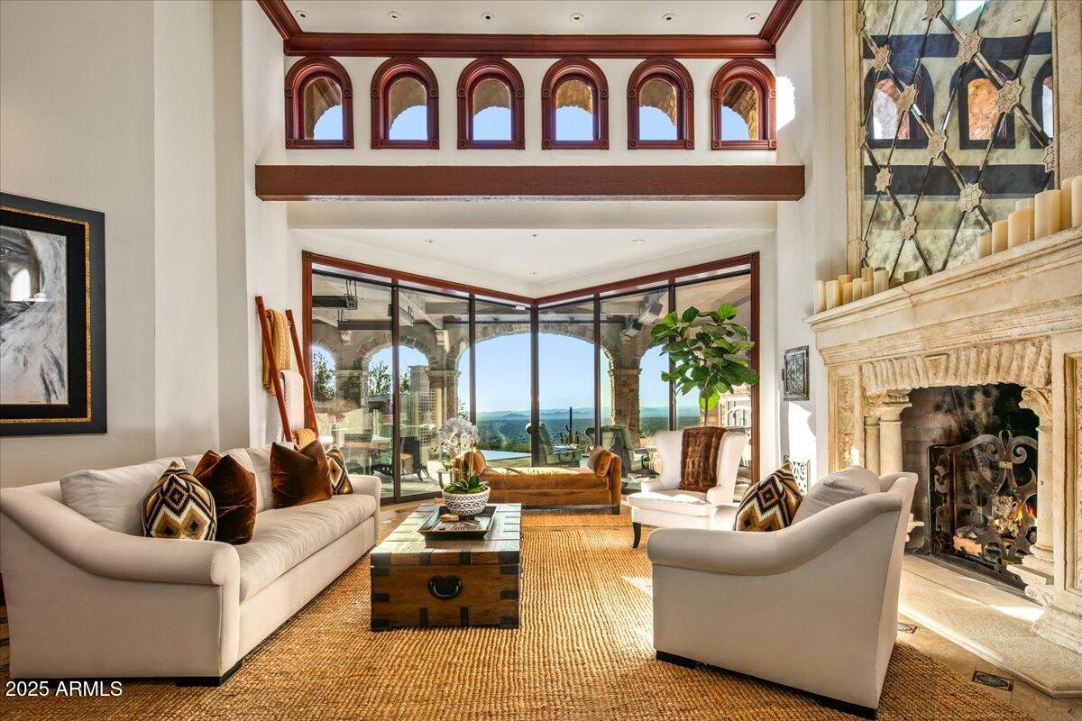 ESTANCIA - Residential