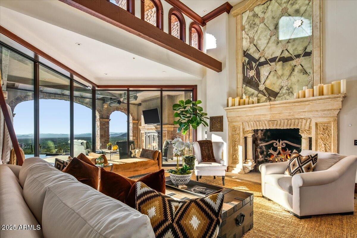 ESTANCIA - Residential