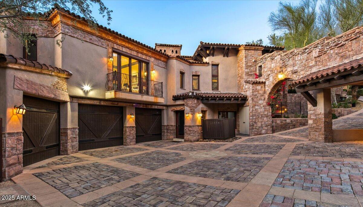ESTANCIA - Residential