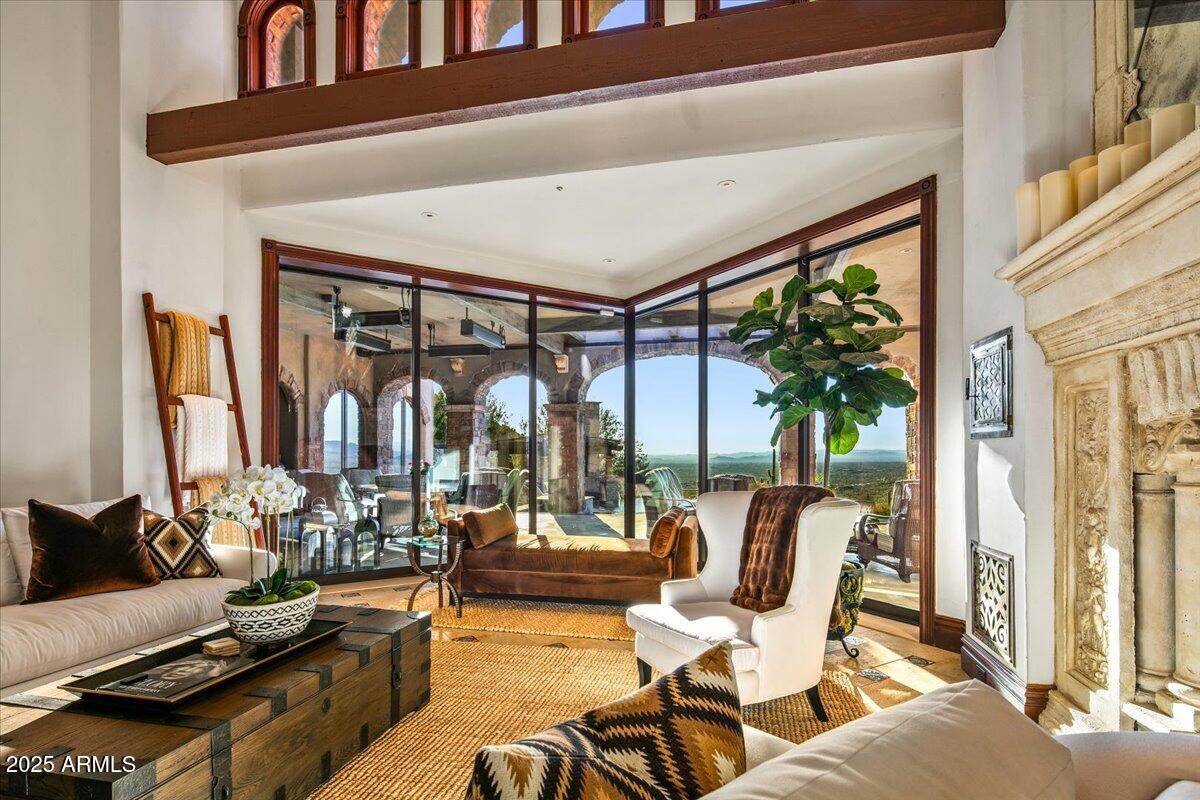 ESTANCIA - Residential