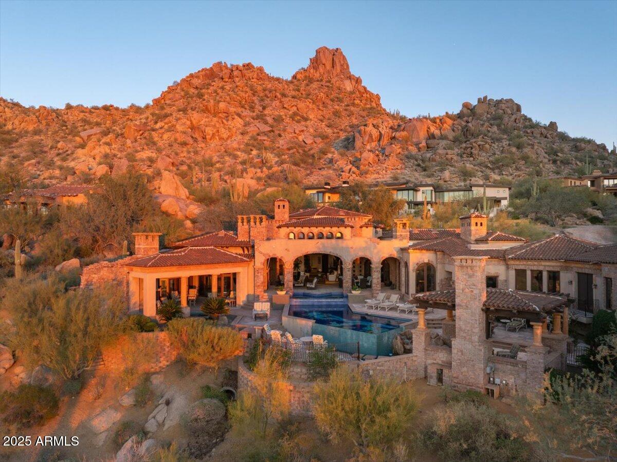ESTANCIA - Residential