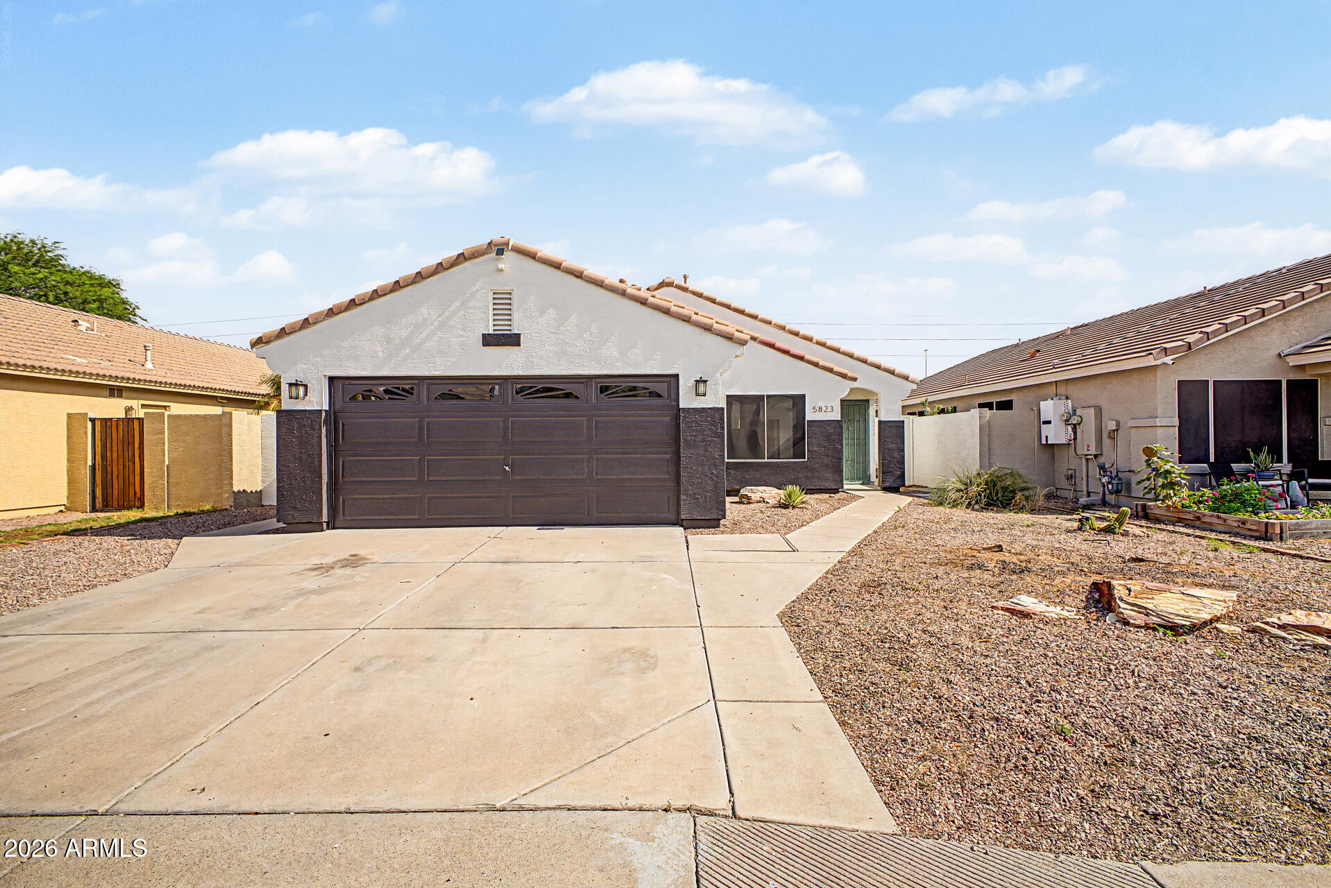 You'll love this charming single-level 3-bed, 2-bath in the desirable Stonegate Estates! Freshly updated throughout, this move-in-ready home features luxury vinyl plank flooring, newly painted interior and exterior, vaulted ceilings, abundant natural light, and a neutral palette perfect for any style.
The standout kitchen showcases brand new stainless appliances, sparkling quartz countertops, ample gray cabinetry, pantry storage, recessed lighting, and a peninsula with breakfast bar. Sliding doors open seamlessly to the backyard, ideal for entertaining and everyday living!
The spacious master suite is a retreat with a bay window, walk-in closet, and ensuite bath featuring dual sinks and tiled shower. The den flows beautifully as a home office or flex space, and new ceiling fans keep the home comfortable.
Fresh updates throughout include newly painted intererior & exterior, updated AC unit, new garage door, new appliances and countertops, and new flooring. The expansive backyard is ready to enjoy with a covered patio and paver seating area, perfect for gatherings and relaxation! This is the move-in ready home you've been looking for!