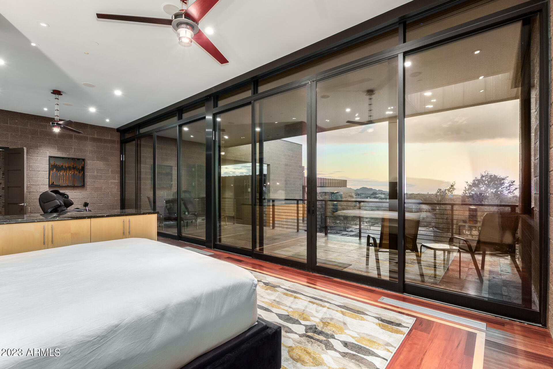 SINCUIDADOS UNIT THREE - Residential
