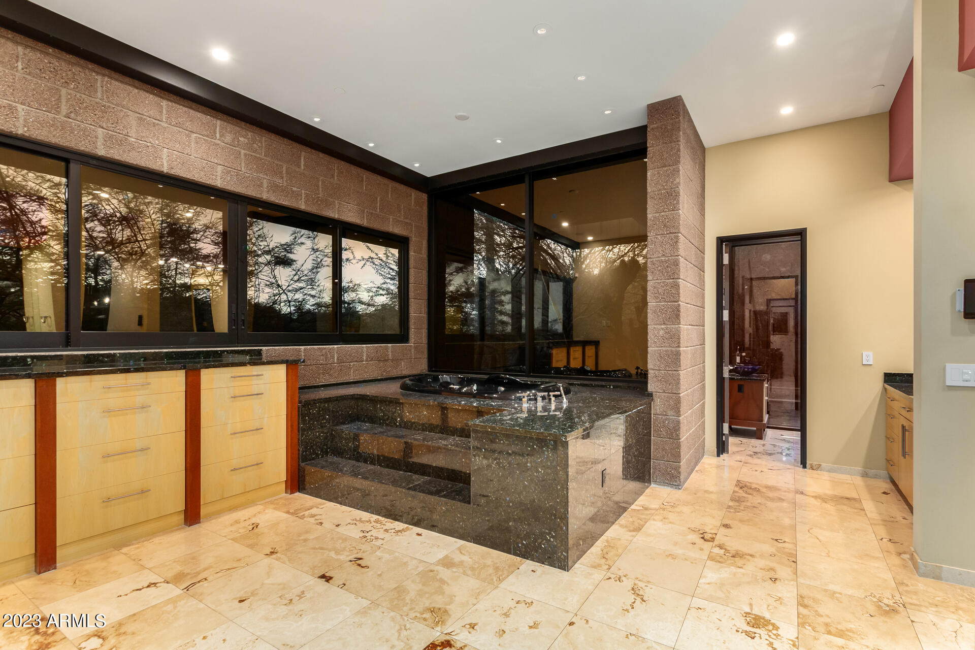 SINCUIDADOS UNIT THREE - Residential