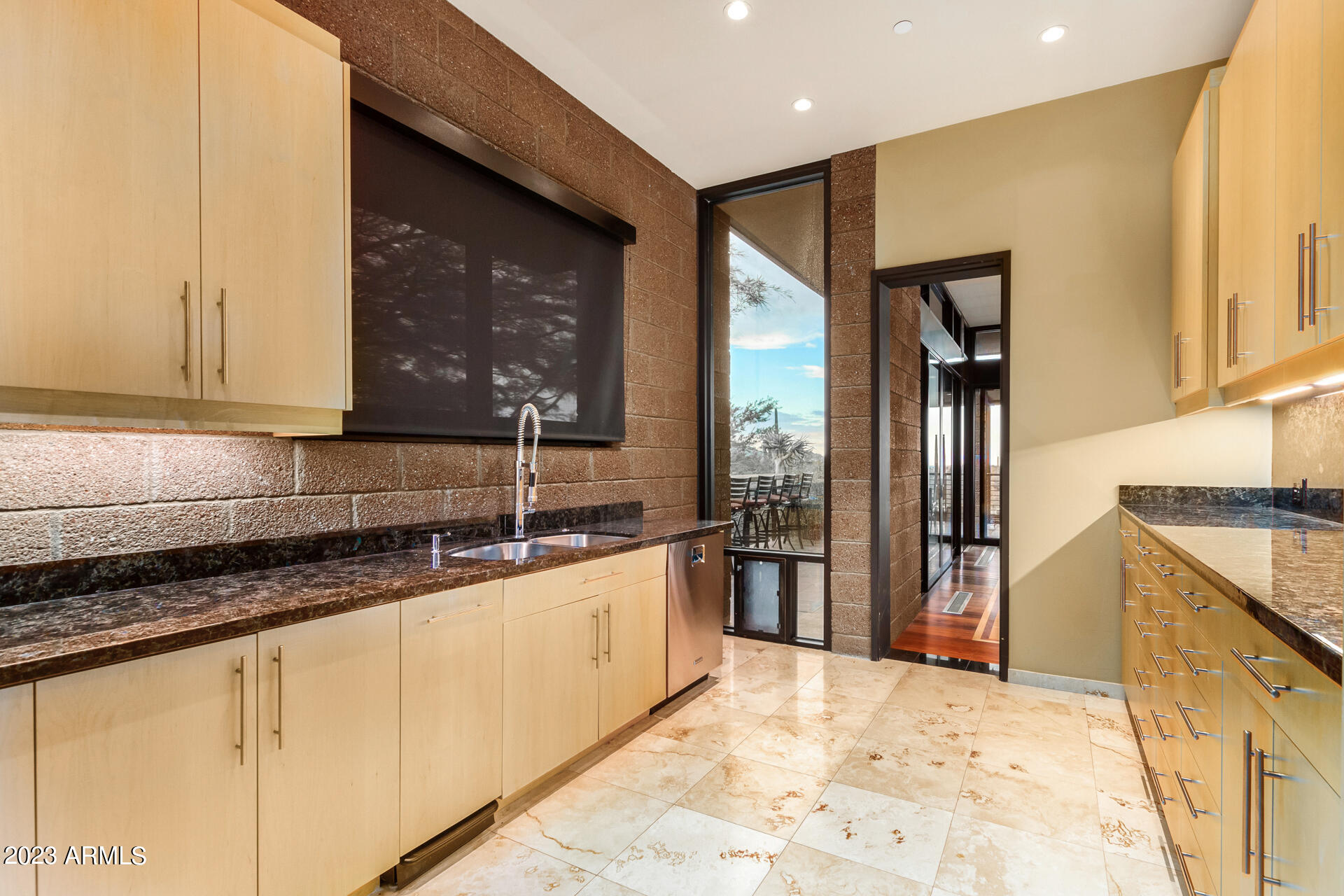 SINCUIDADOS UNIT THREE - Residential