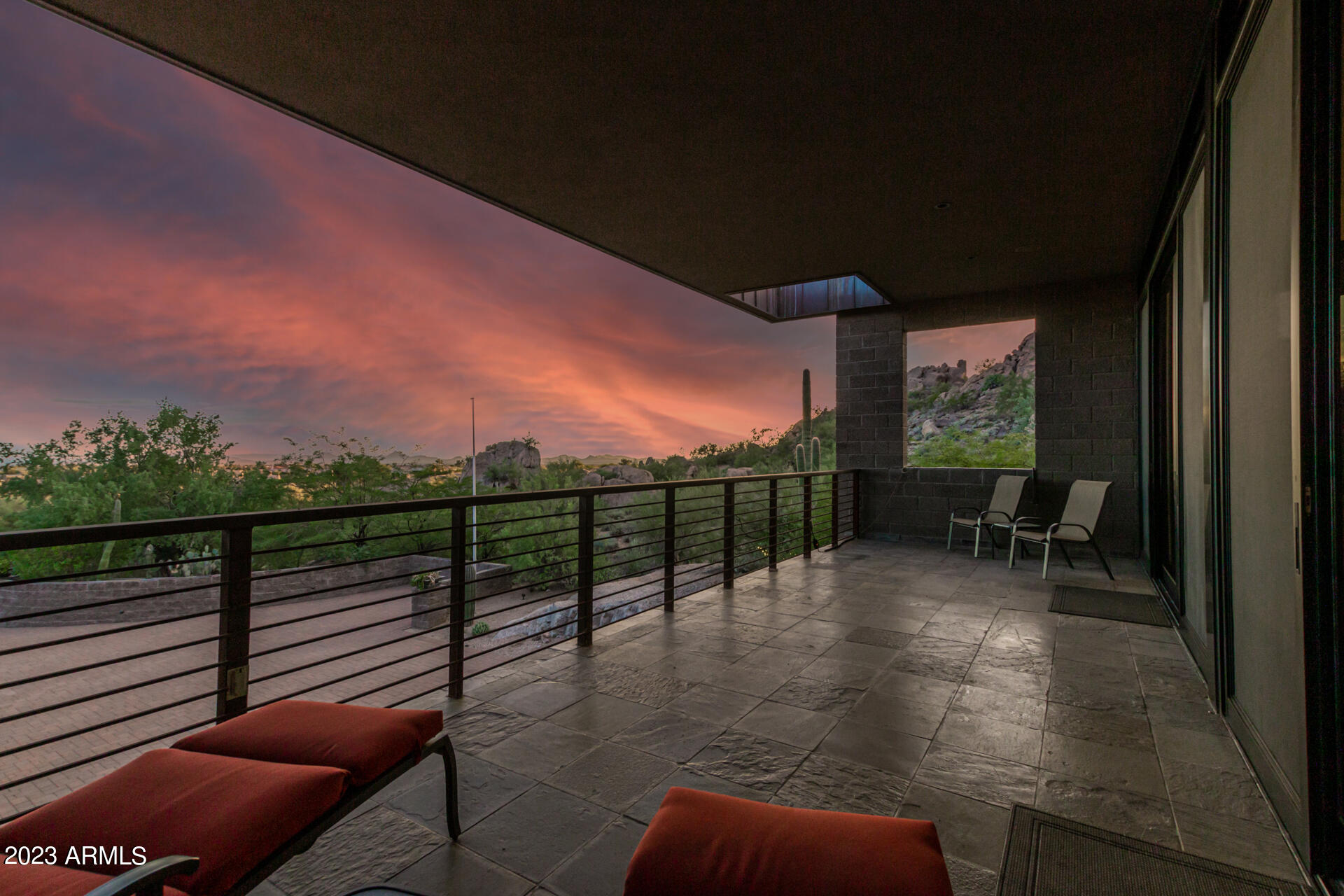 SINCUIDADOS UNIT THREE - Residential