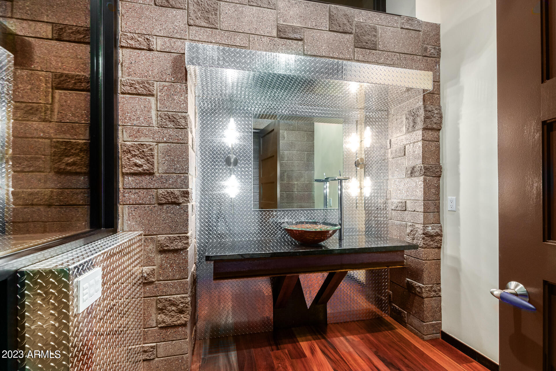 SINCUIDADOS UNIT THREE - Residential