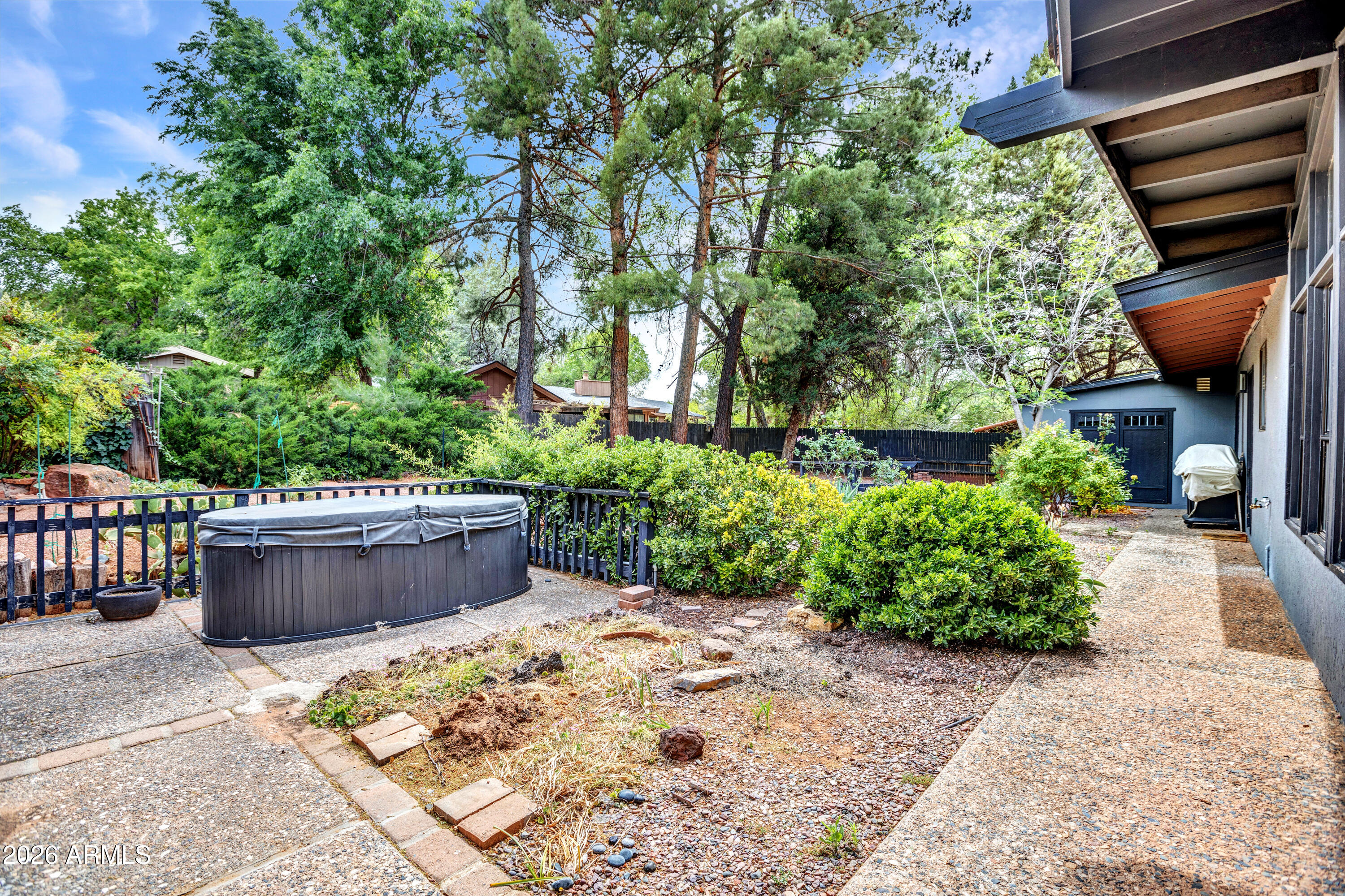 SADDLEROCK HOMES - Residential