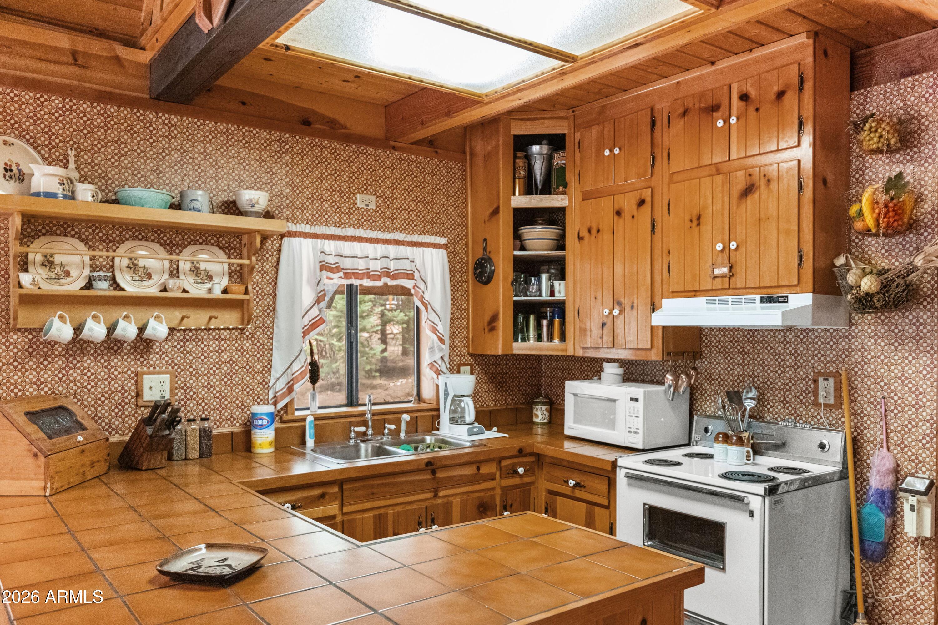 FOREST LAKES ESTATES 9 - Residential