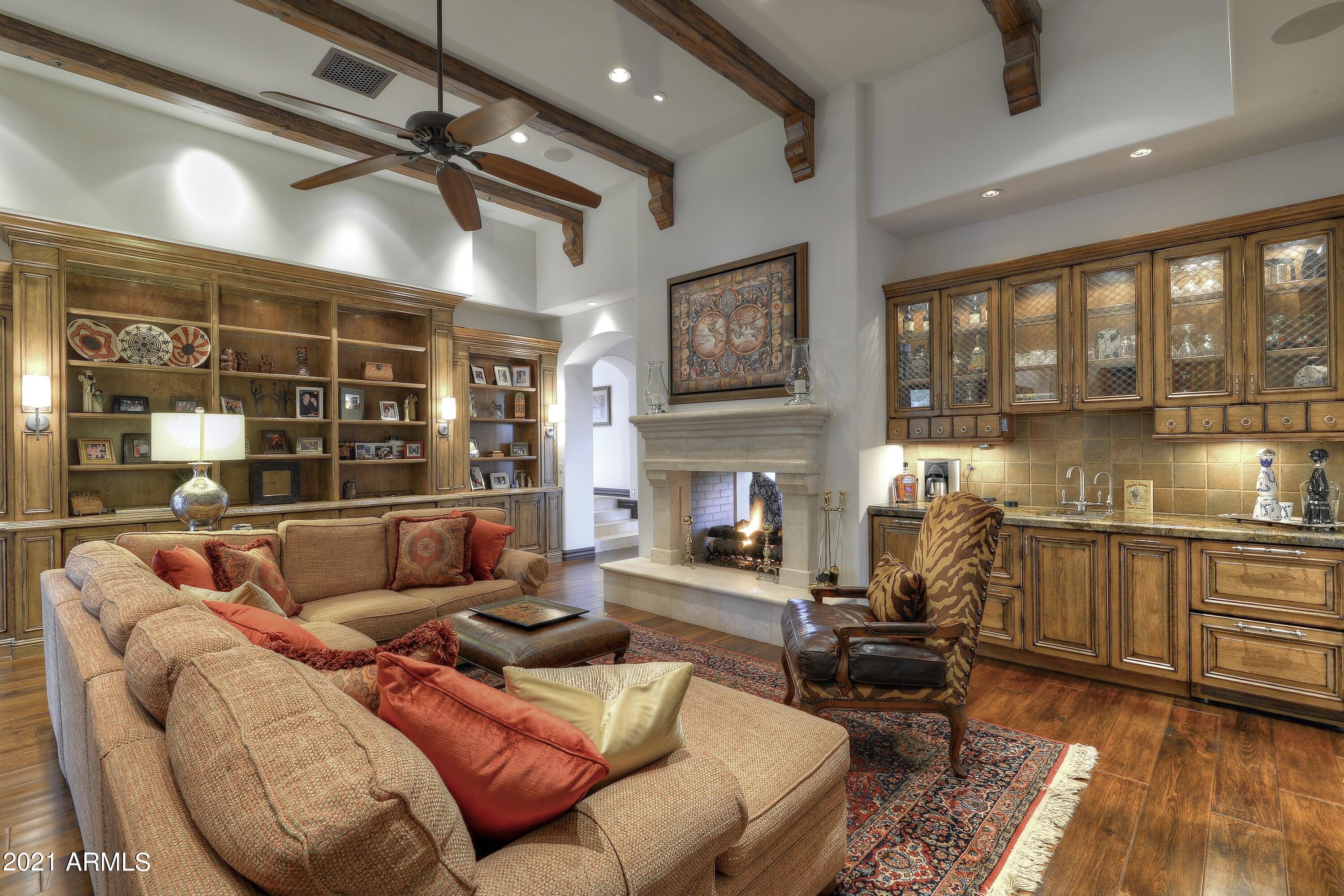 PARADISE HILLS ESTATES - Residential