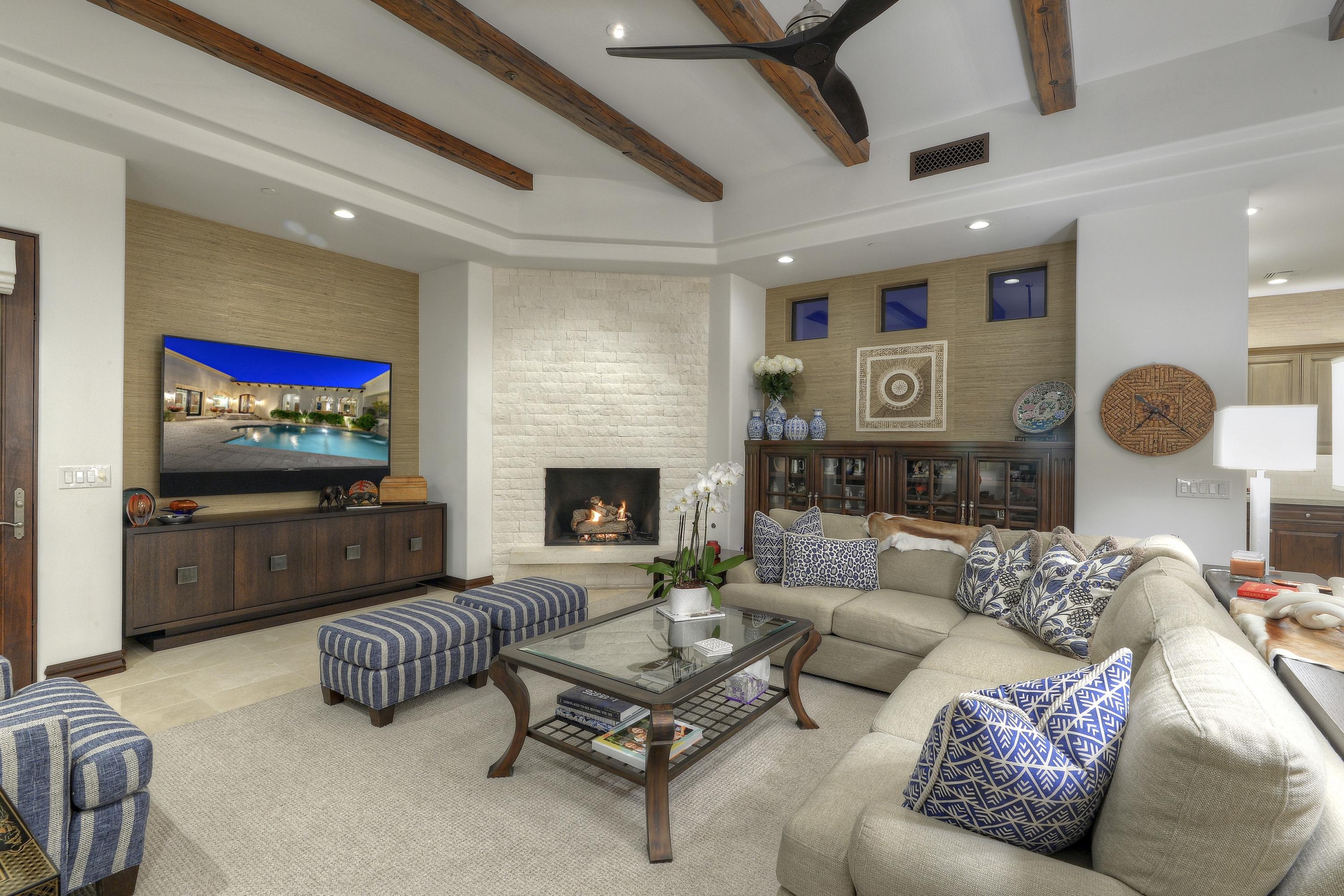 PARADISE HILLS ESTATES - Residential