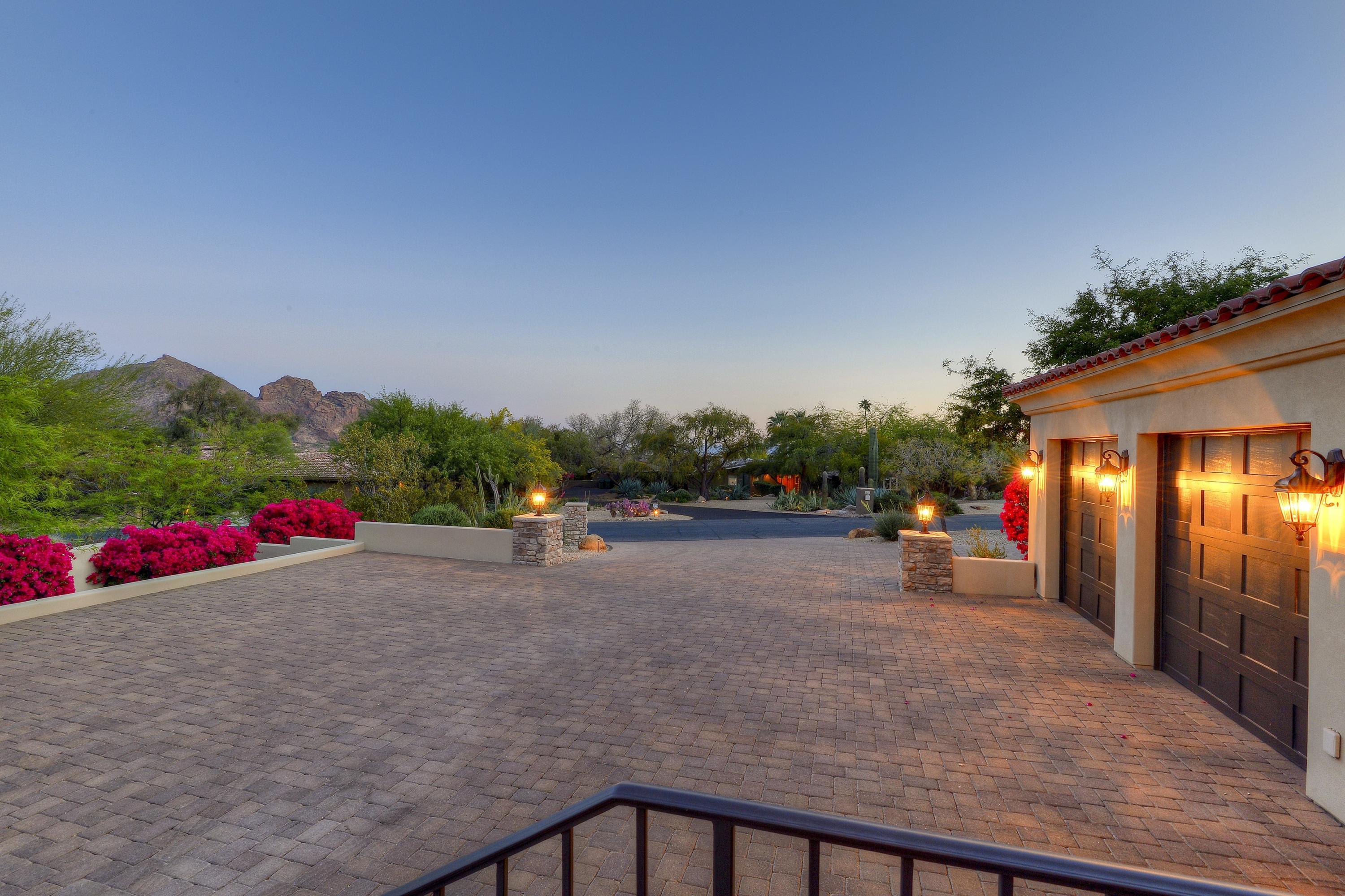 PARADISE HILLS ESTATES - Residential
