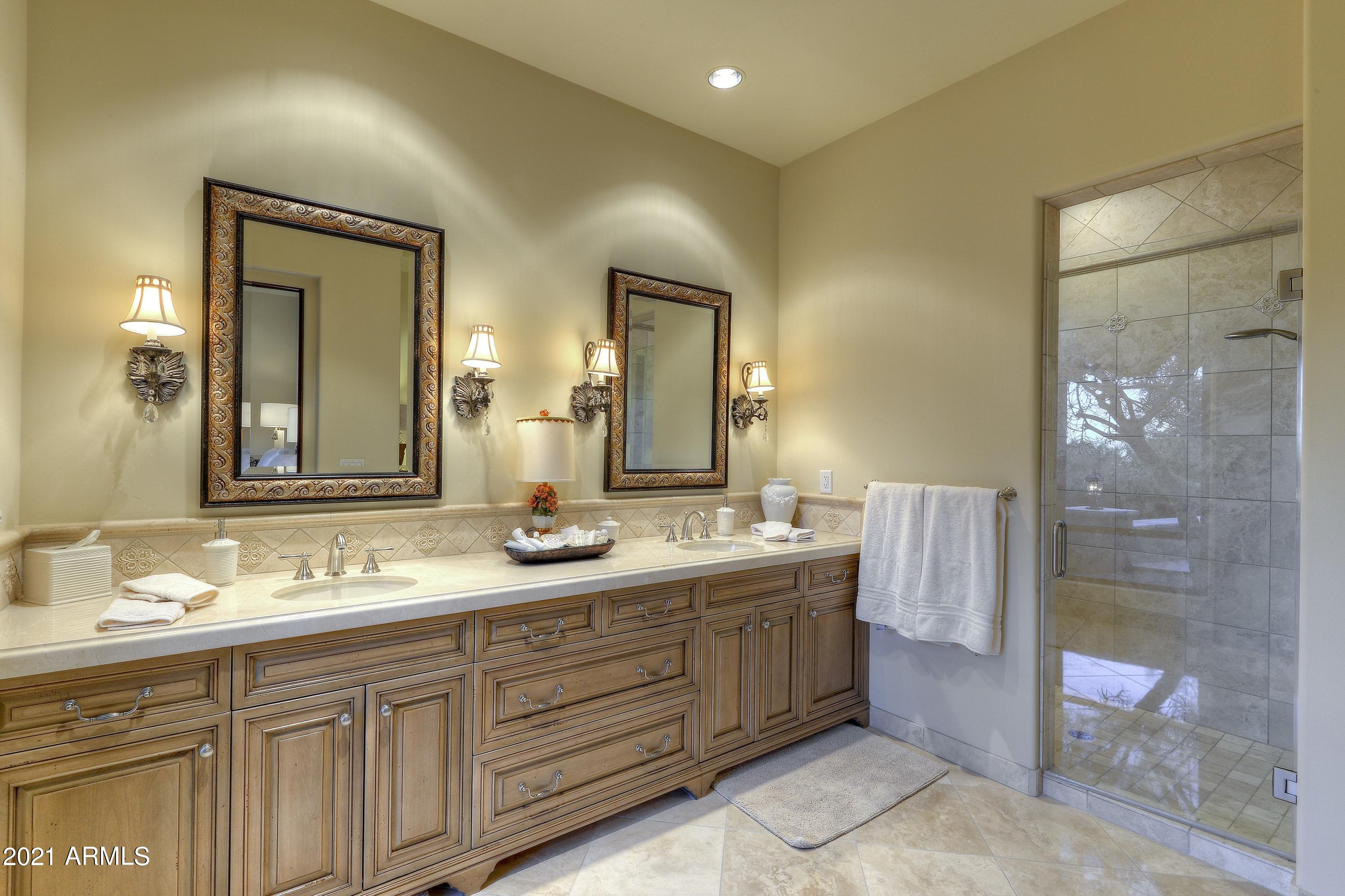 PARADISE HILLS ESTATES - Residential