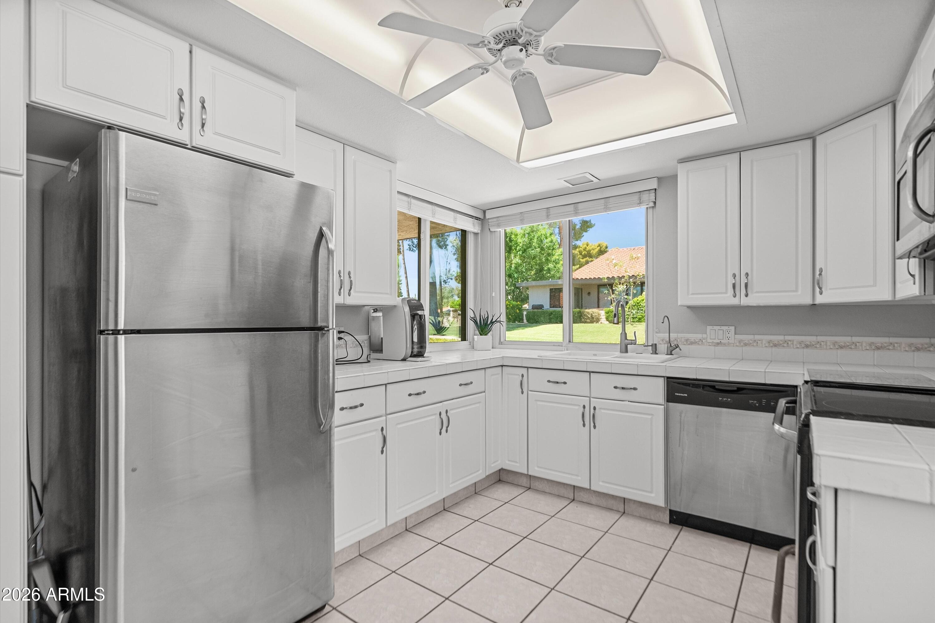 SUNRISE VILLAS - Residential