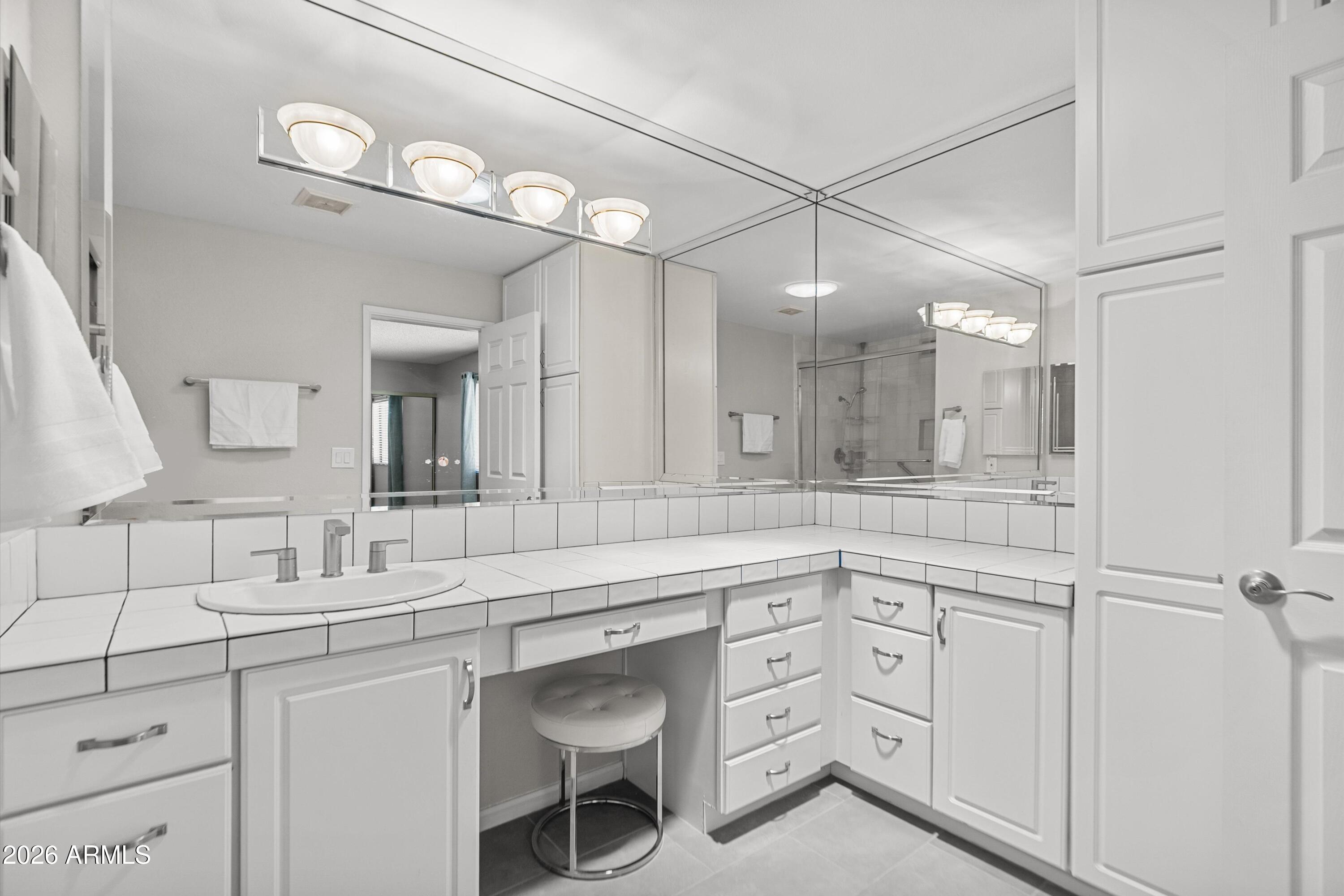 SUNRISE VILLAS - Residential