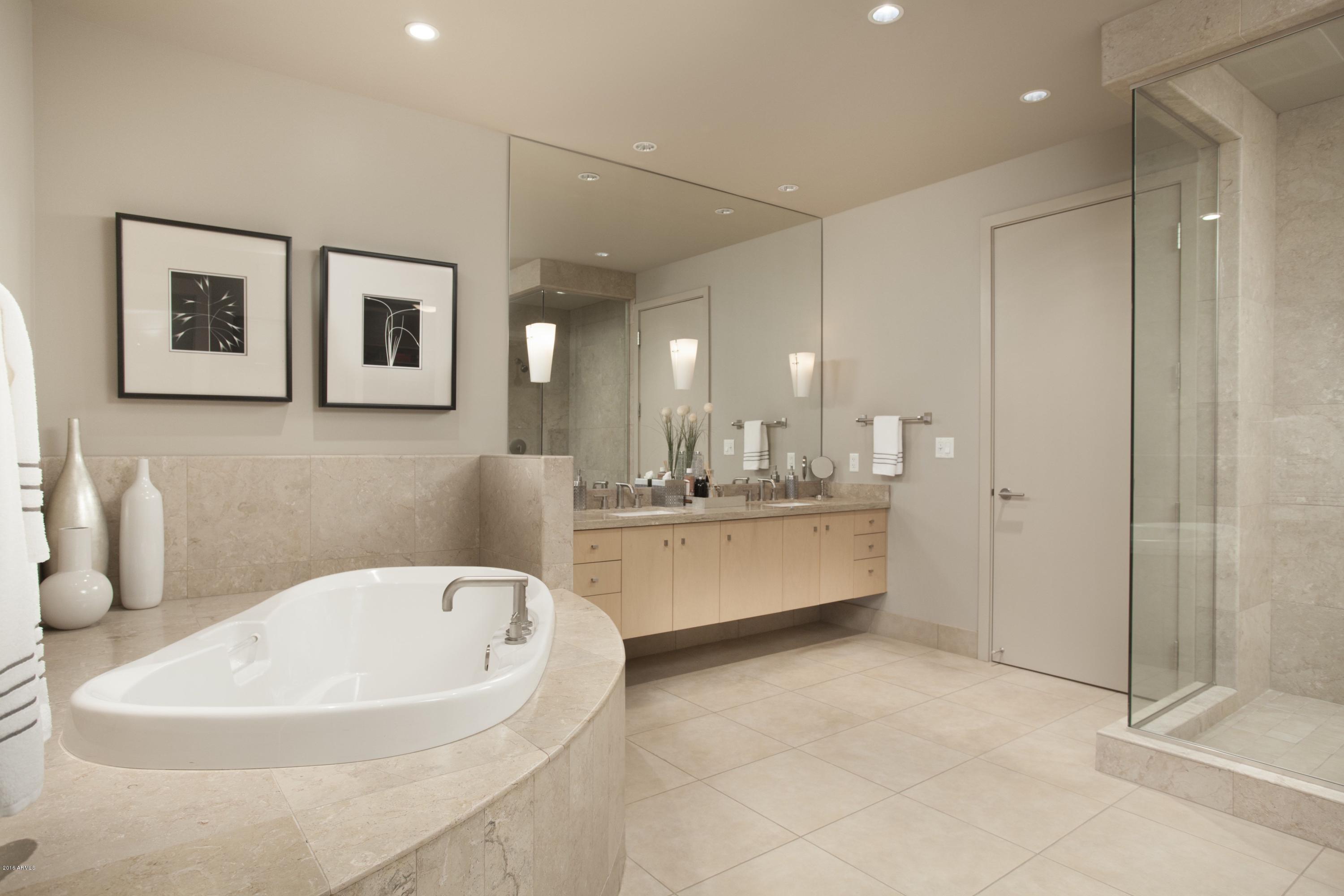 PLAZA LOFTS - Residential