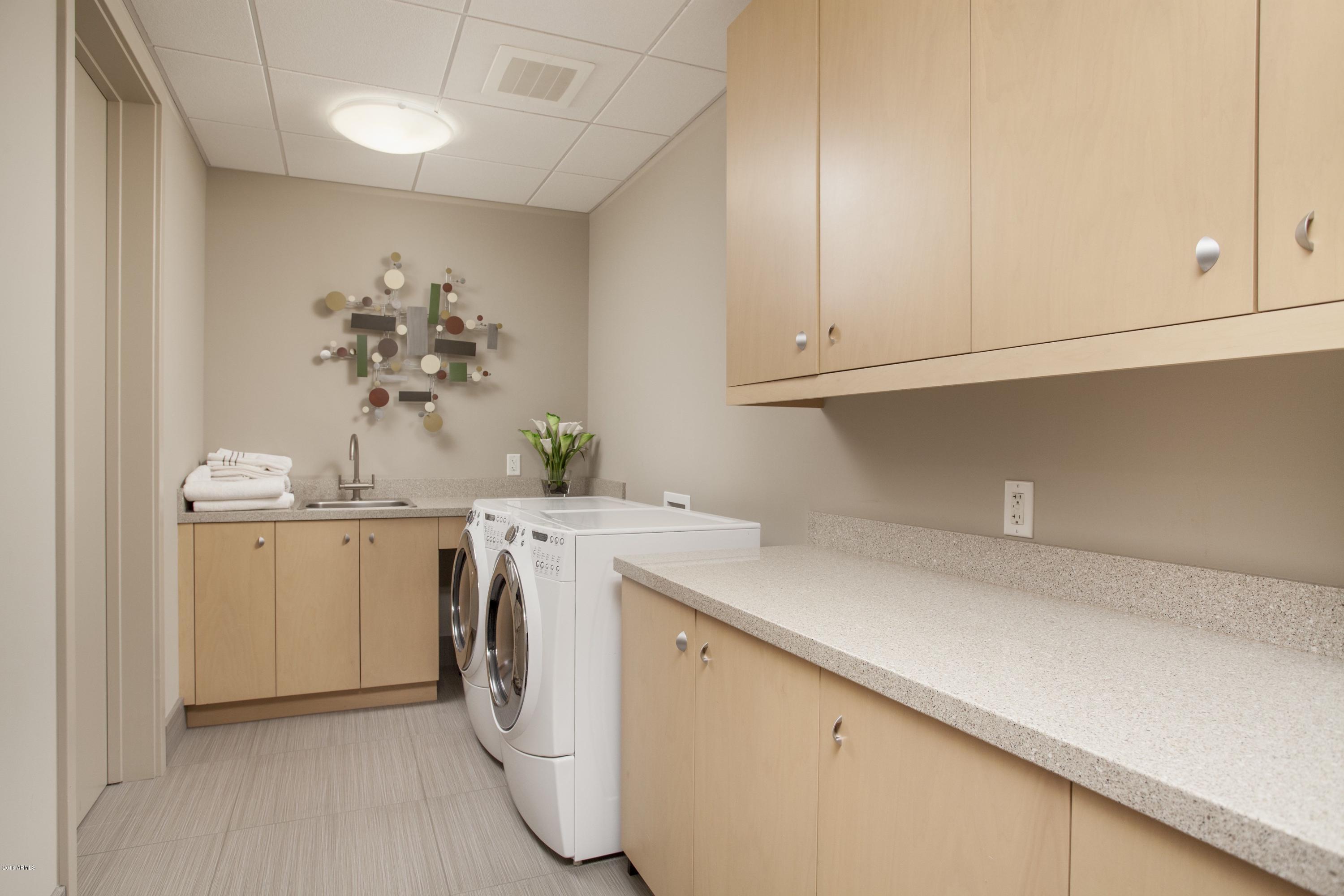 PLAZA LOFTS - Residential