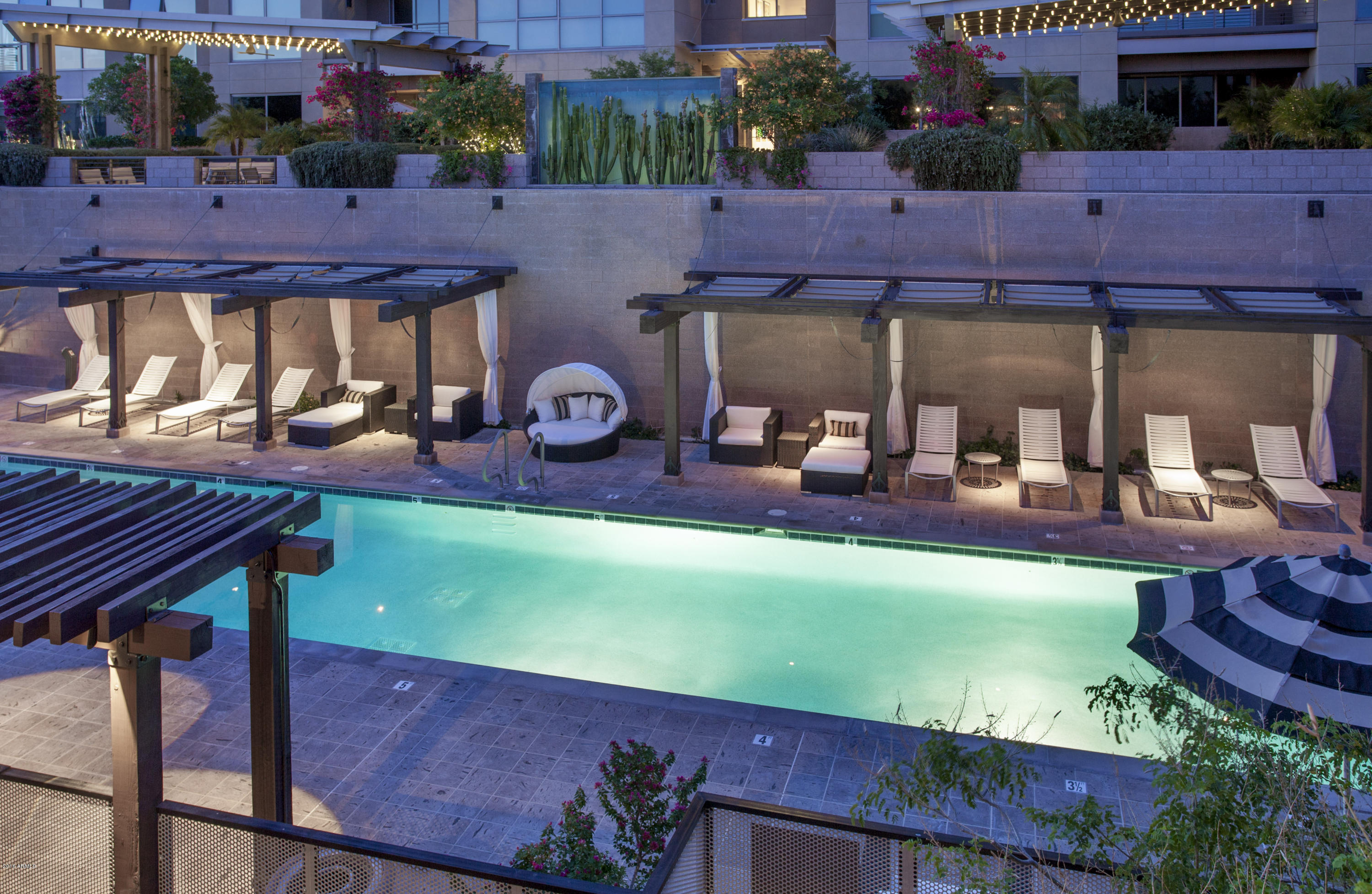 PLAZA LOFTS - Residential