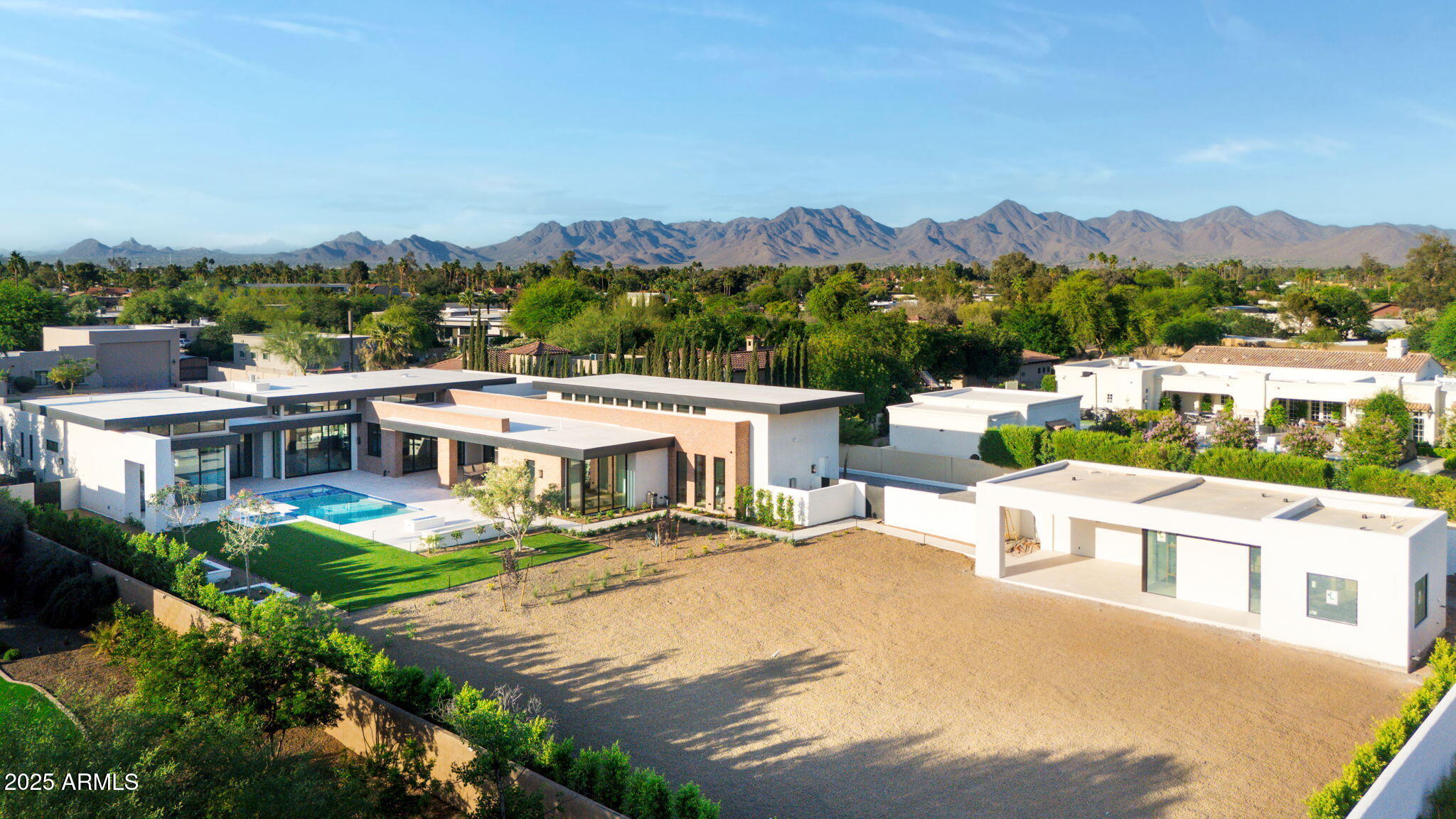 DESERT ESTATES - Residential